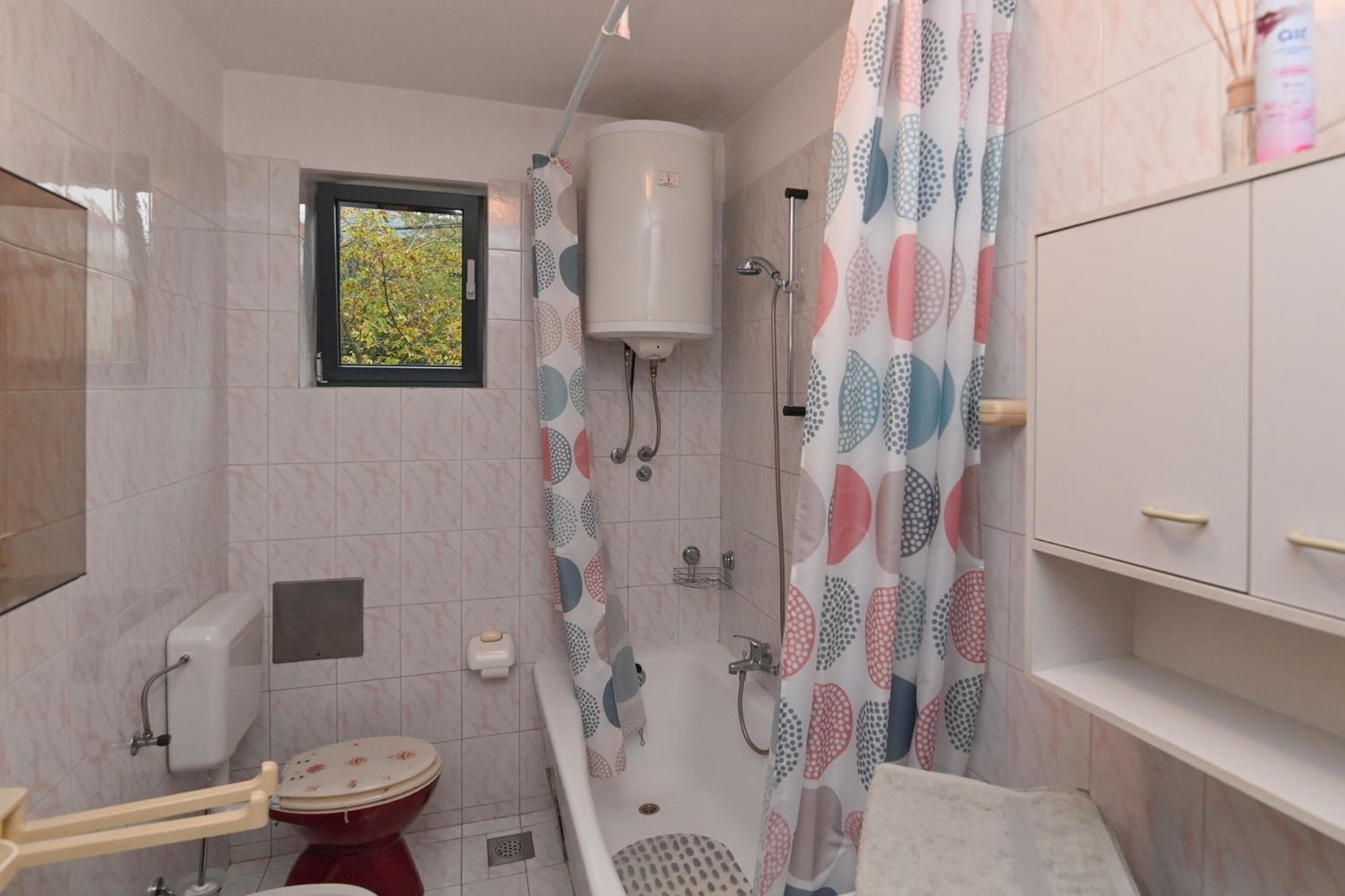 Apartment with Sea View - Photo 29