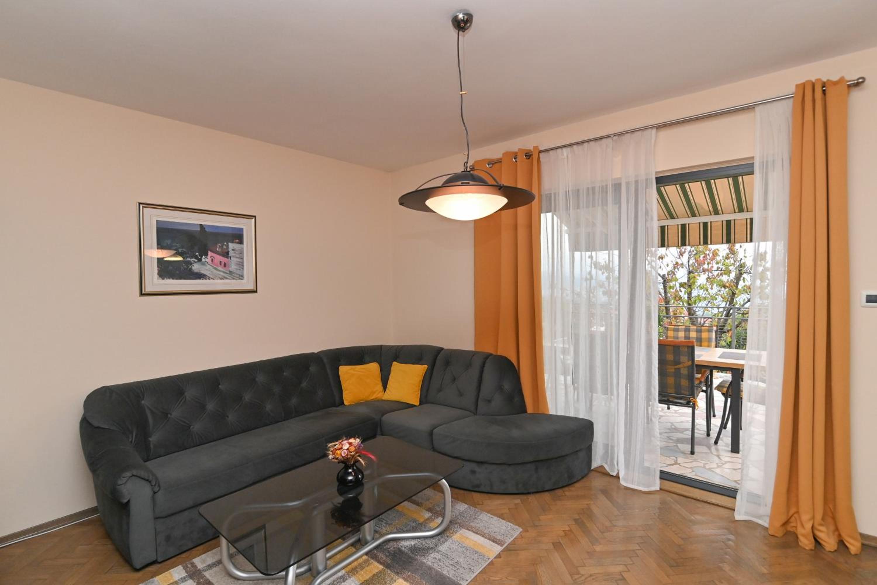 Apartment with Sea View - Photo 19