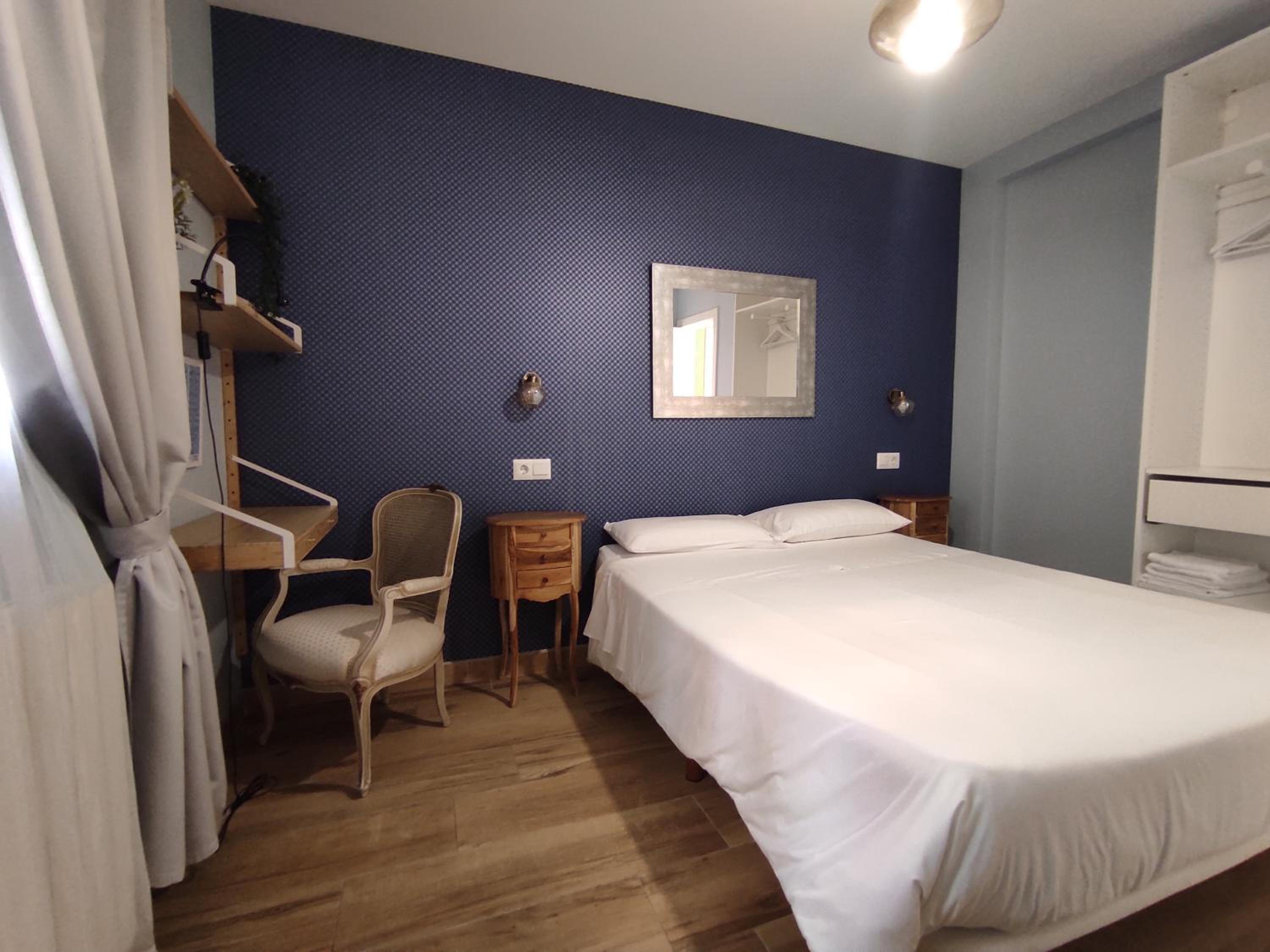Deluxe Double Room with Private Bathroom photo 2