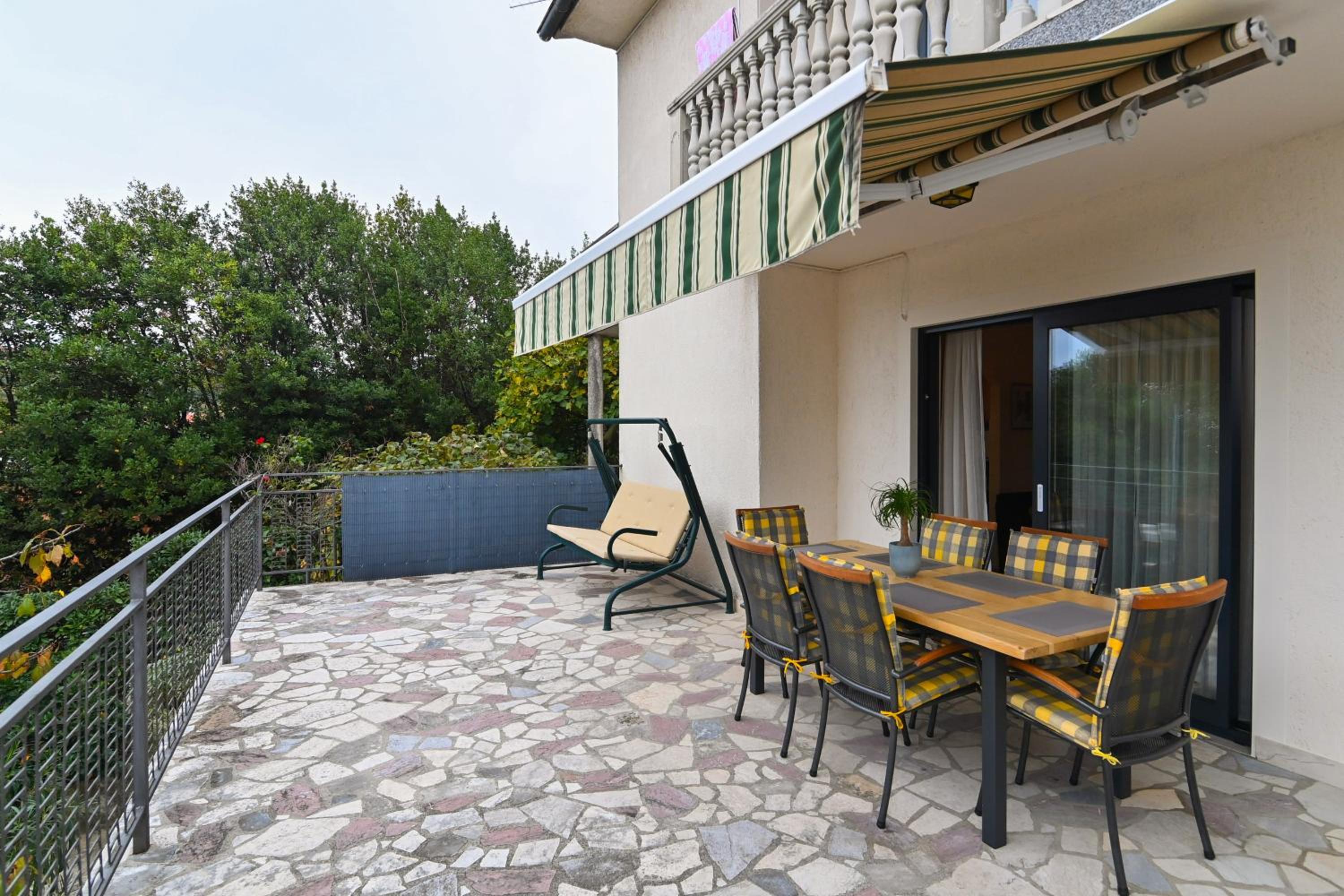 Apartment with Sea View - Photo 14