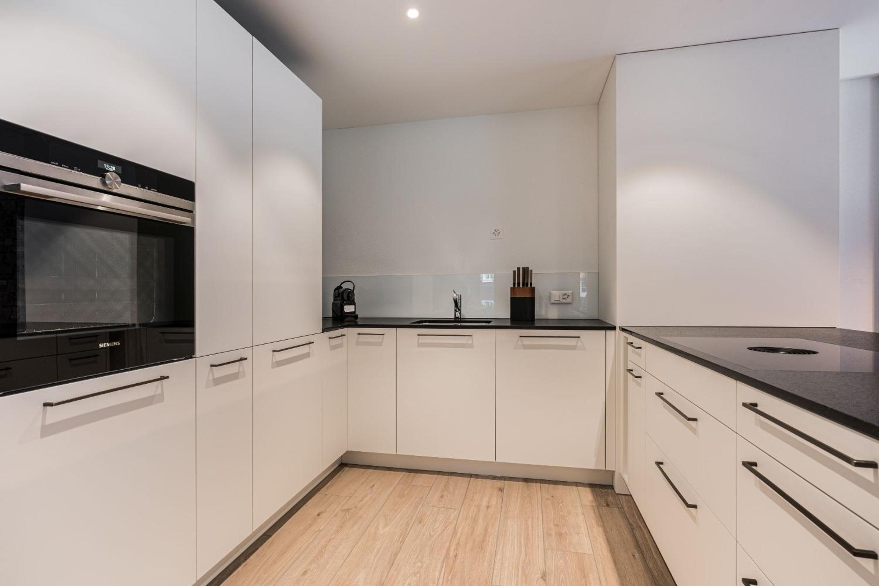 Apartment with Mountain View - Photo 8