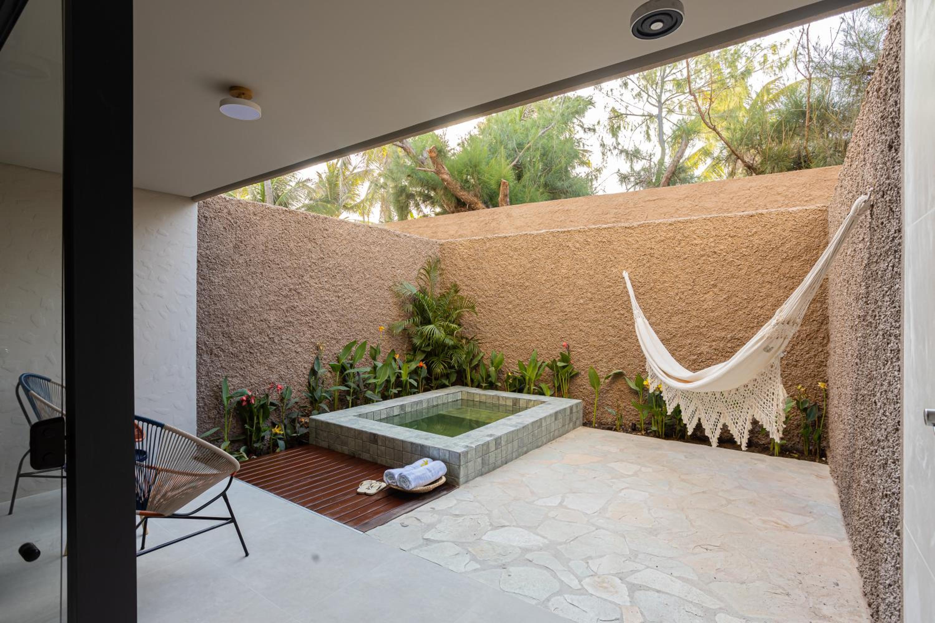OLATUA PISCINA