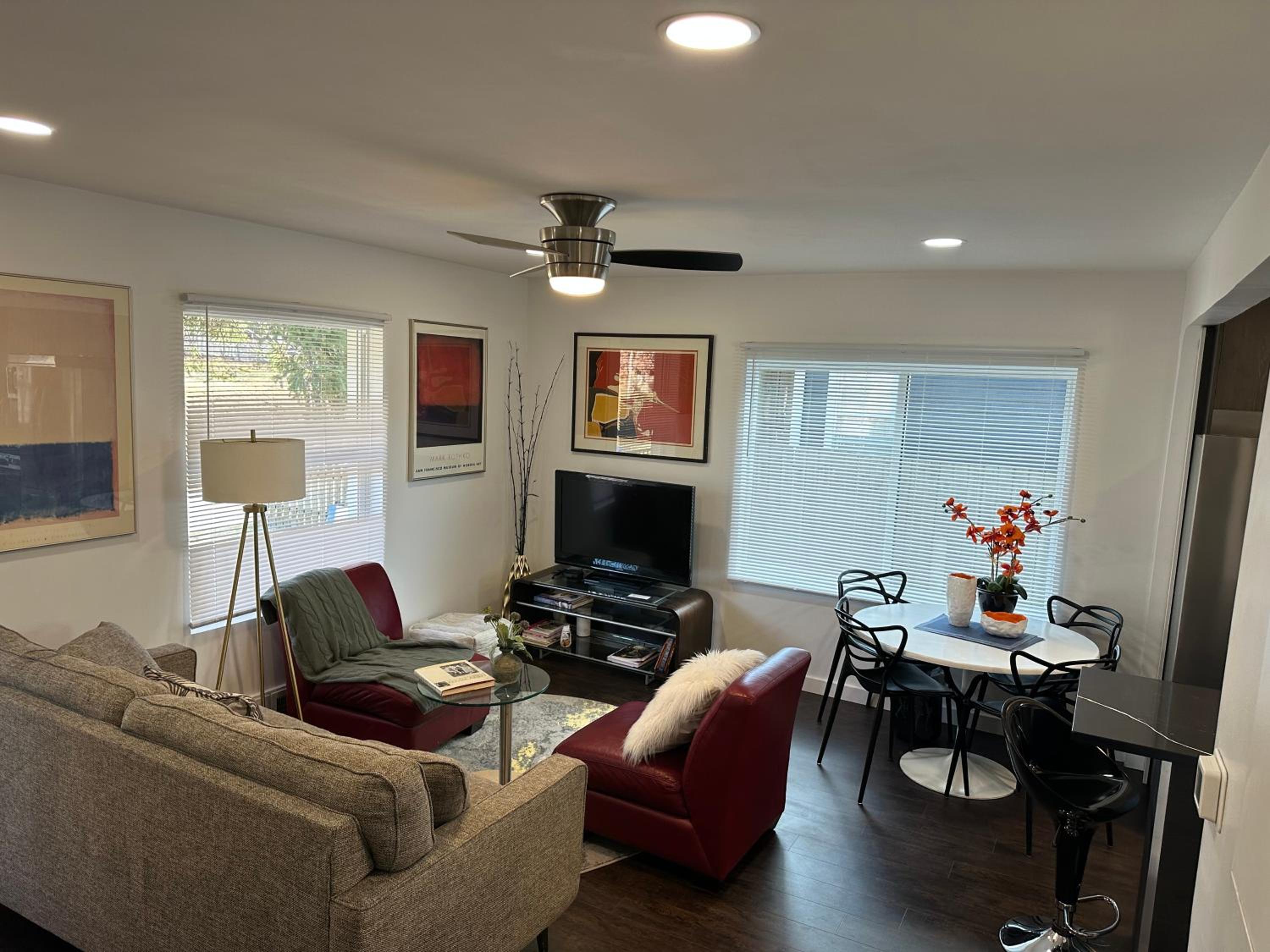 Three-Bedroom House photo 1