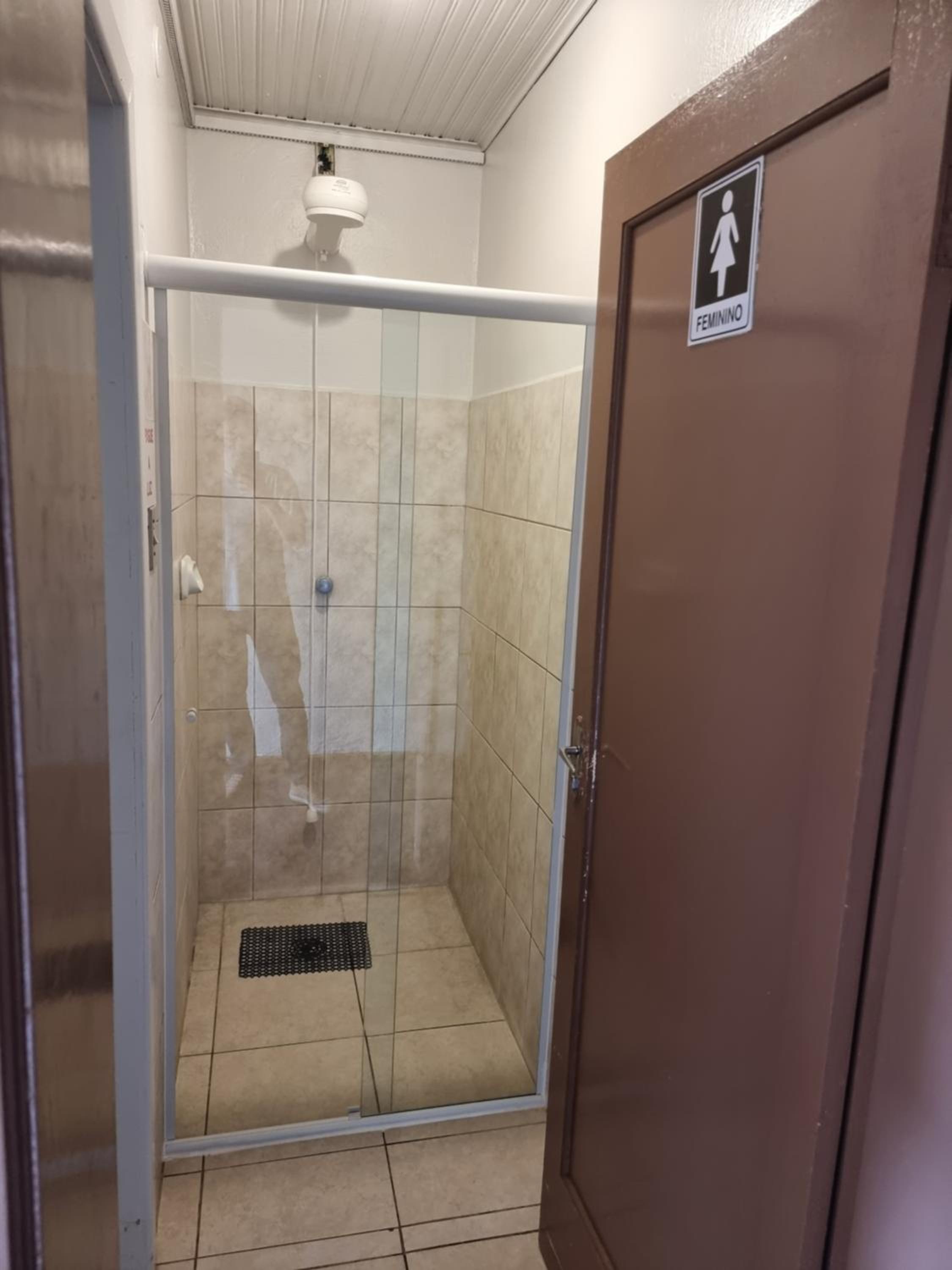 Single Room with Shared Shower and Toilet photo 3