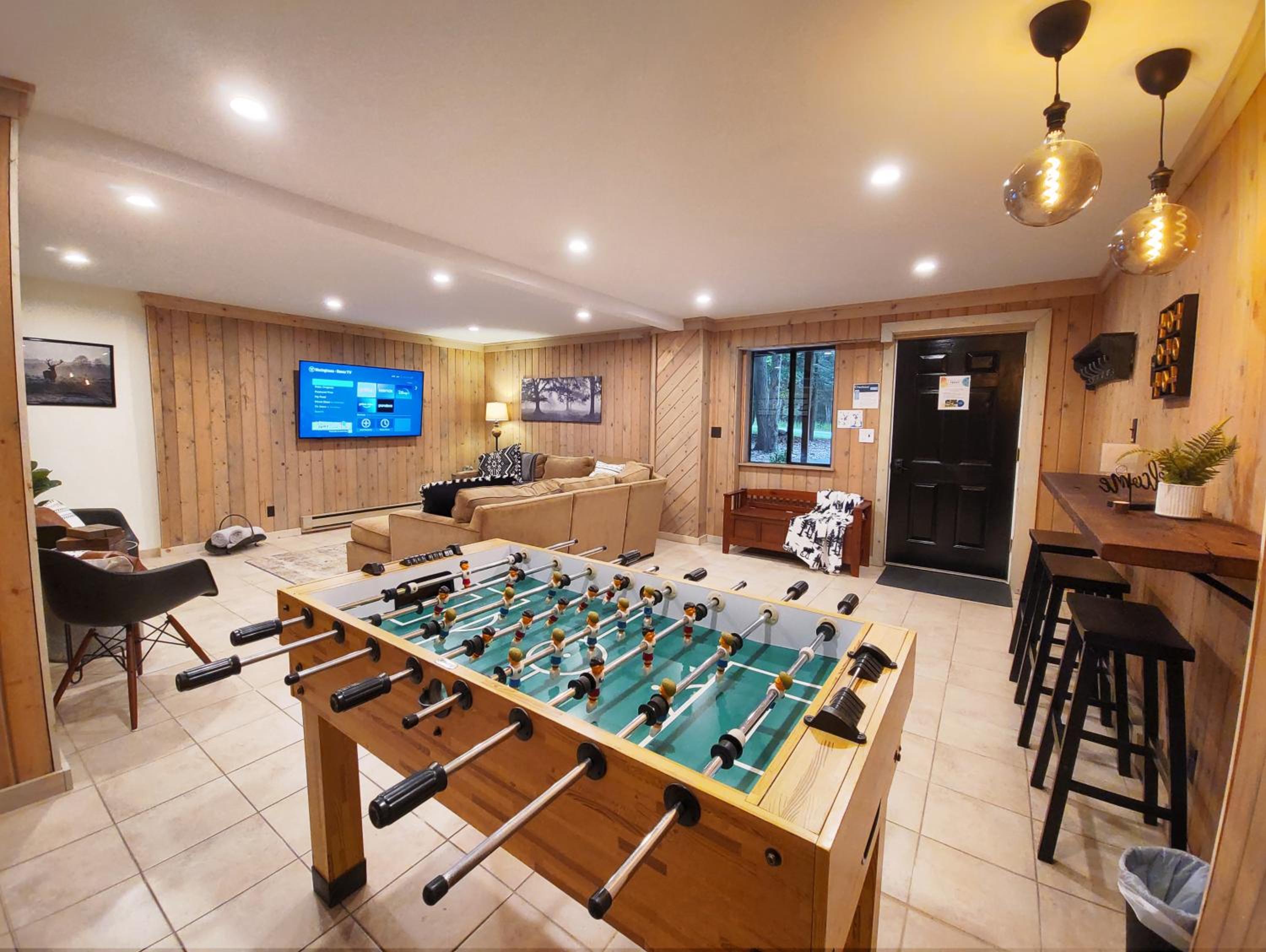 Five-Bedroom House photo 2