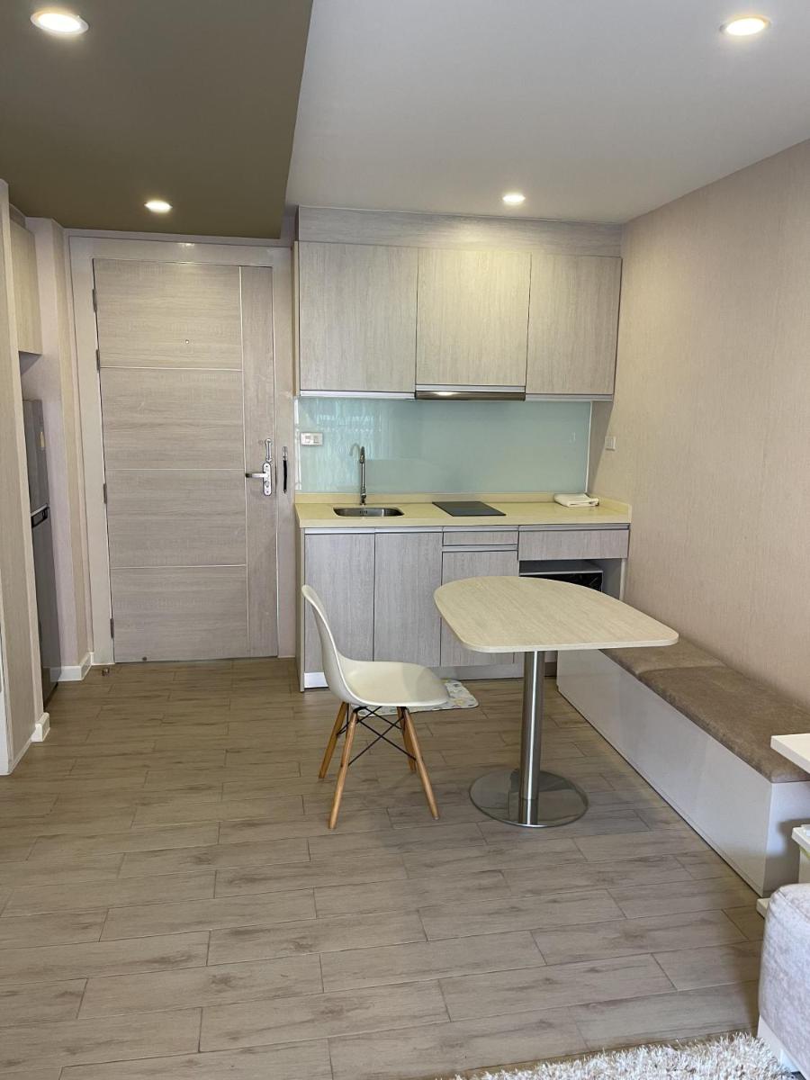 Apartment with Pool View  photo 3