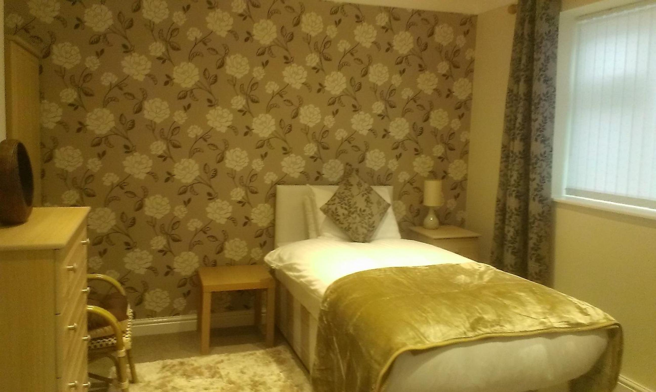 Triple Room - Accessible Room- Annex - Photo 5