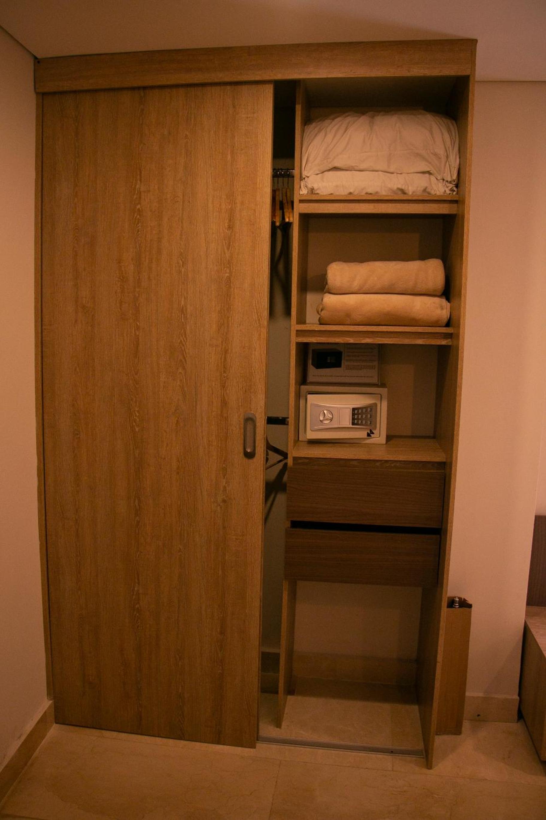 Superior King Room - Photo 8