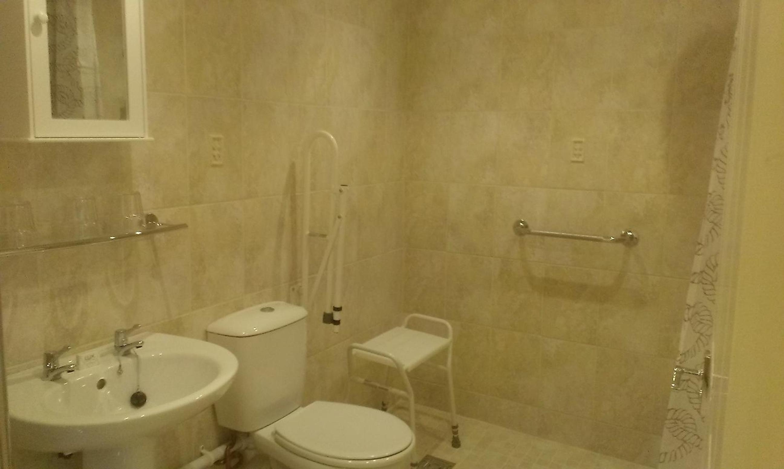 Triple Room - Accessible Room- Annex - Photo 6