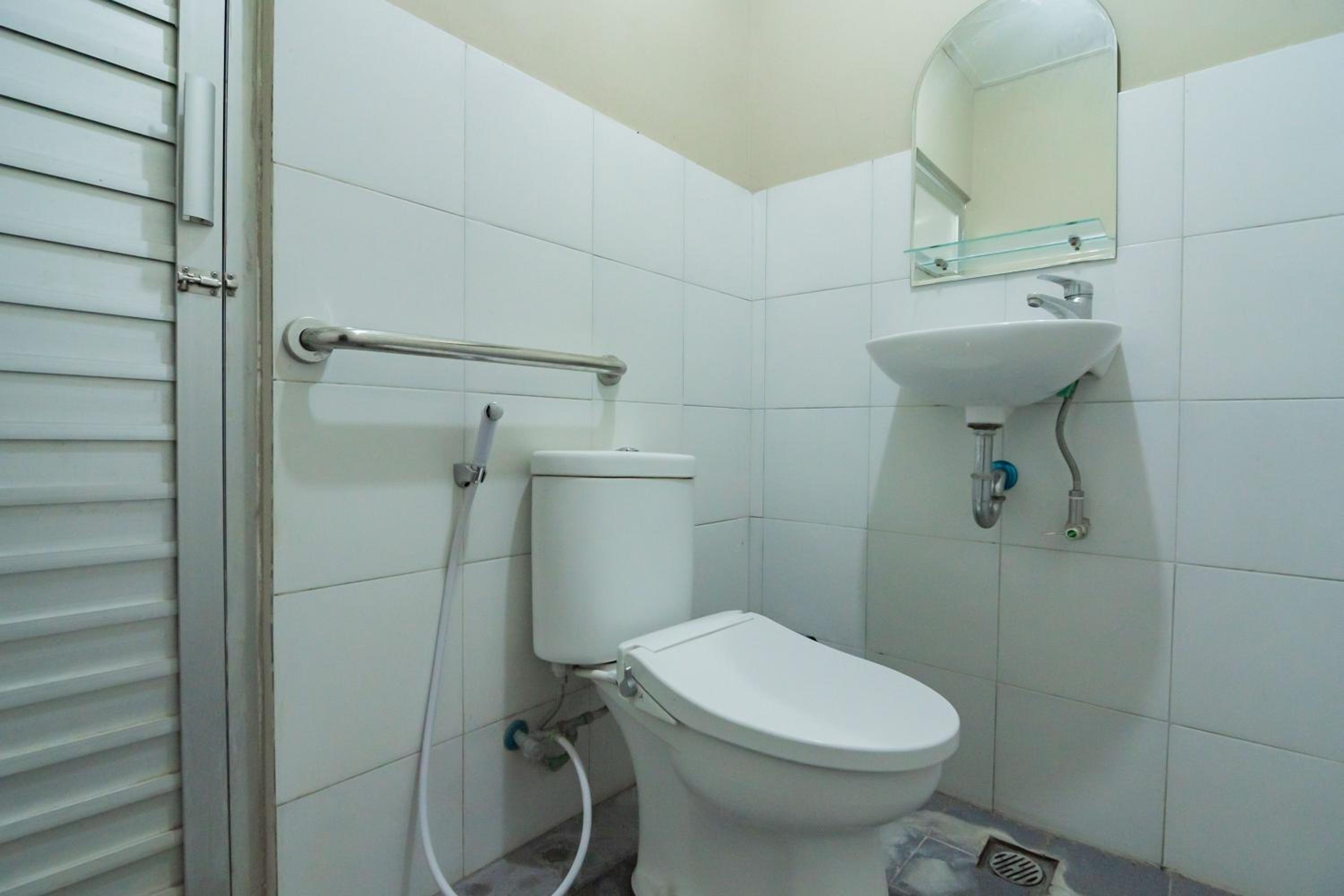 Standard Double Room - Photo 10