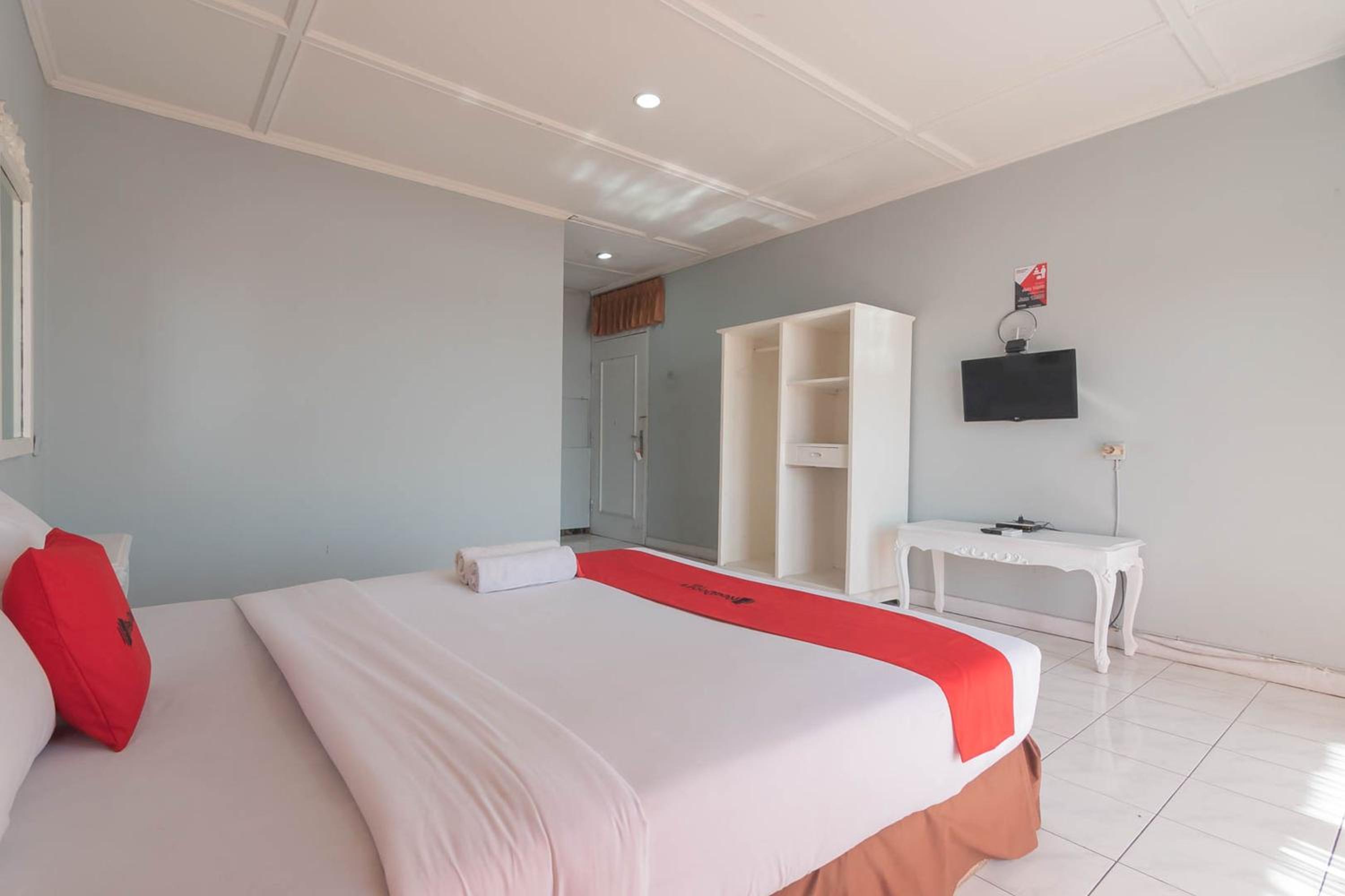 Standard Double Room - Photo 9