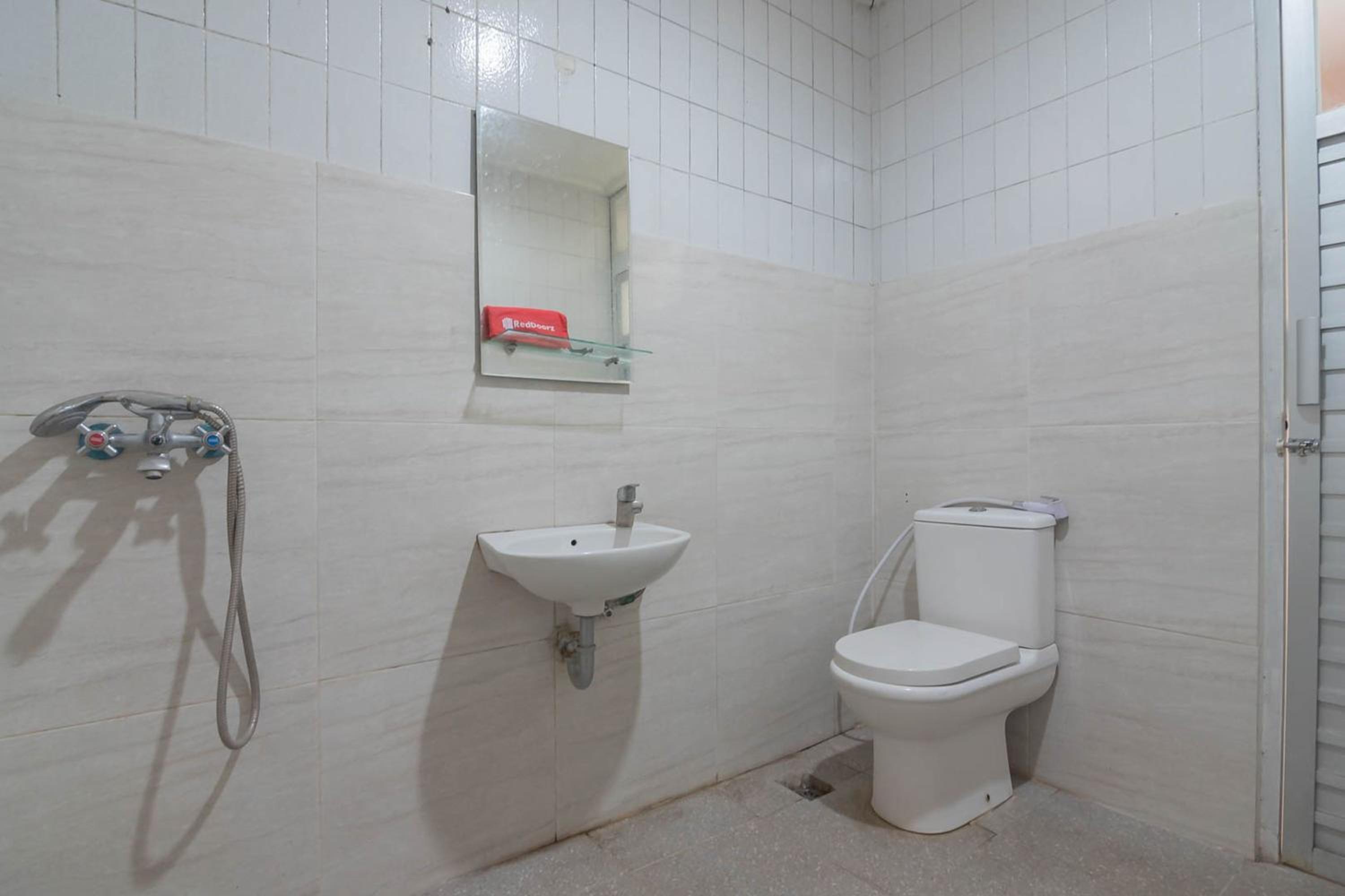 Standard Double Room - Photo 5