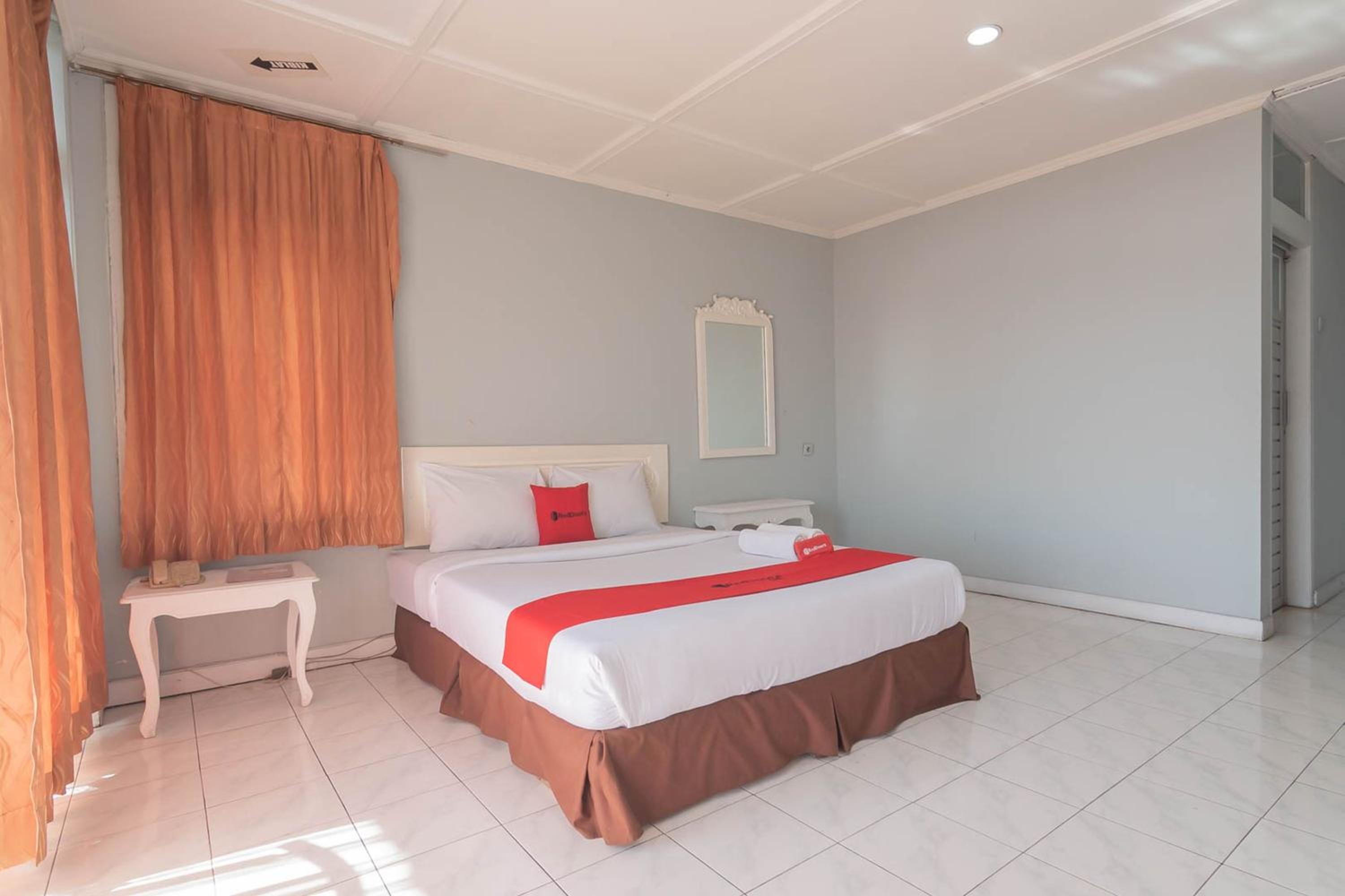 Standard Double Room - Photo 7