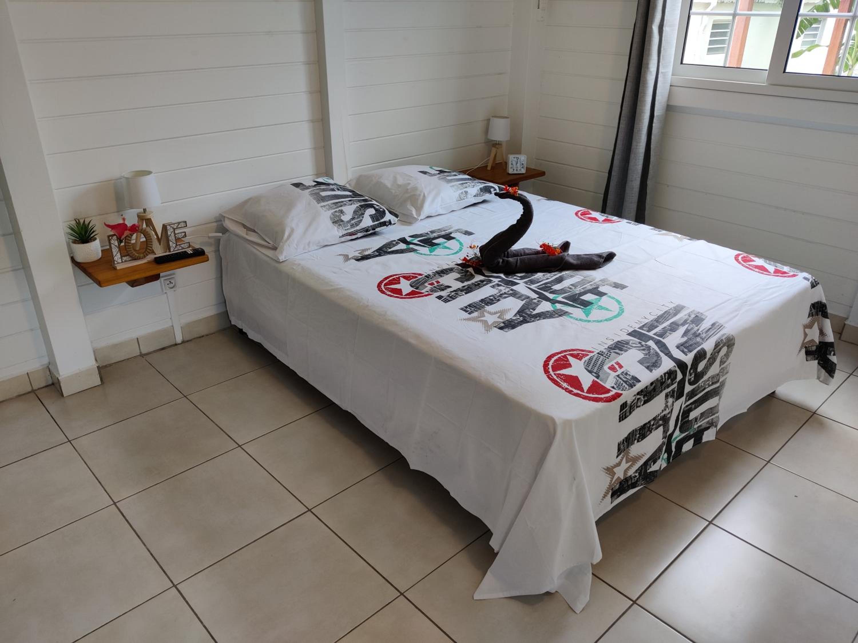 One-Bedroom Apartment - Photo 6