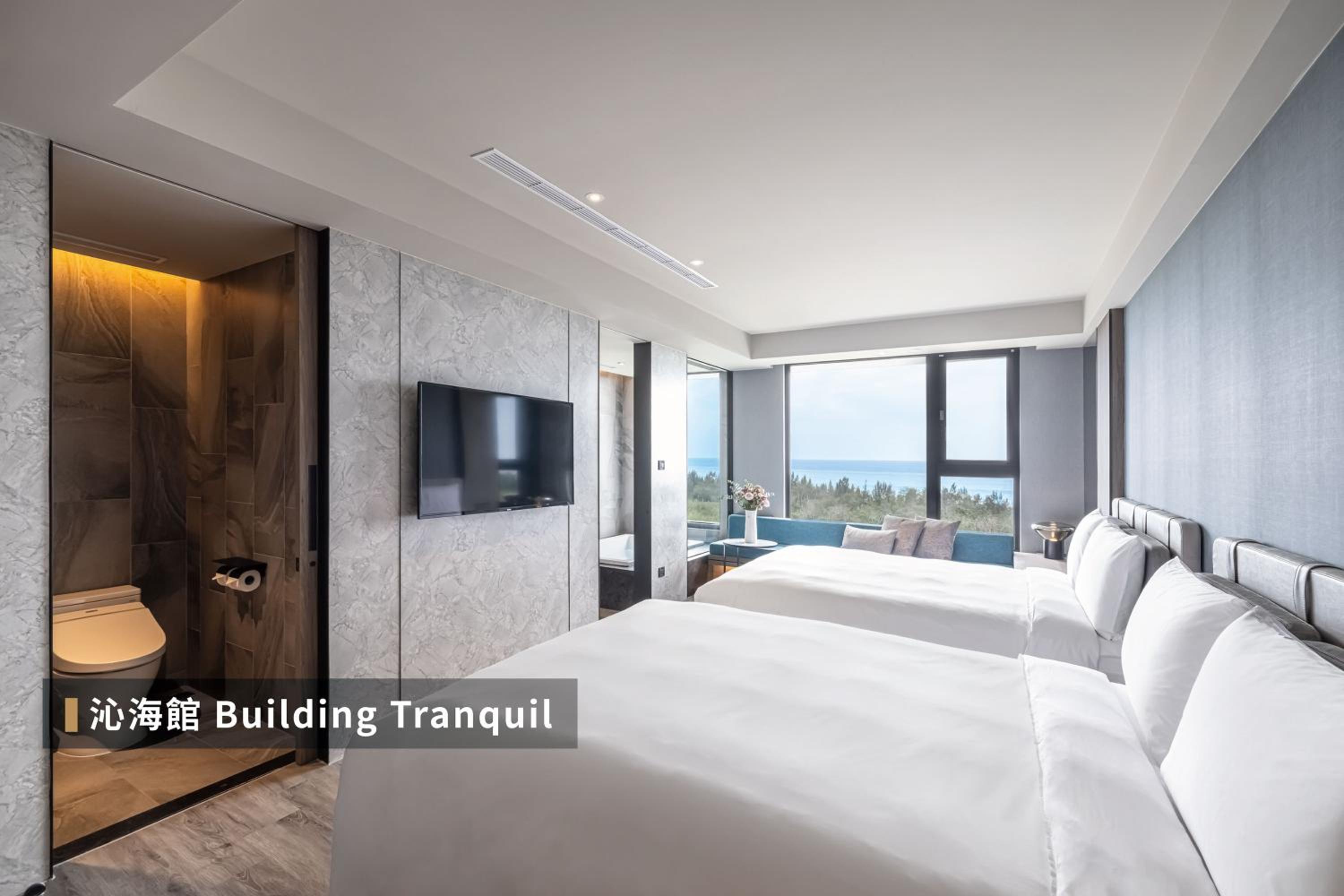 Building Tranquil - Deluxe Family Room with Ocean View - Photo 1