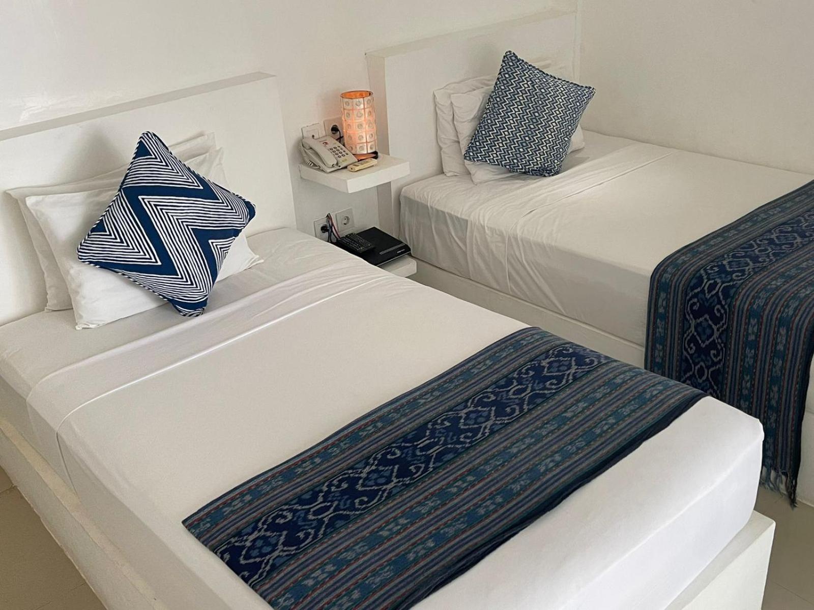Standard Twin Room with Sea View