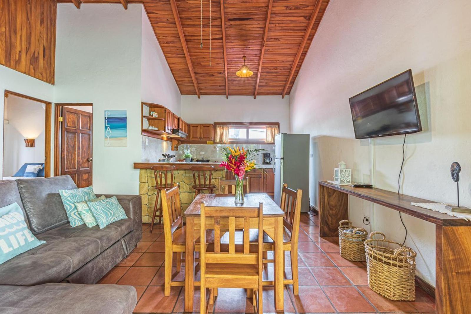 Apartment 6 photo 1