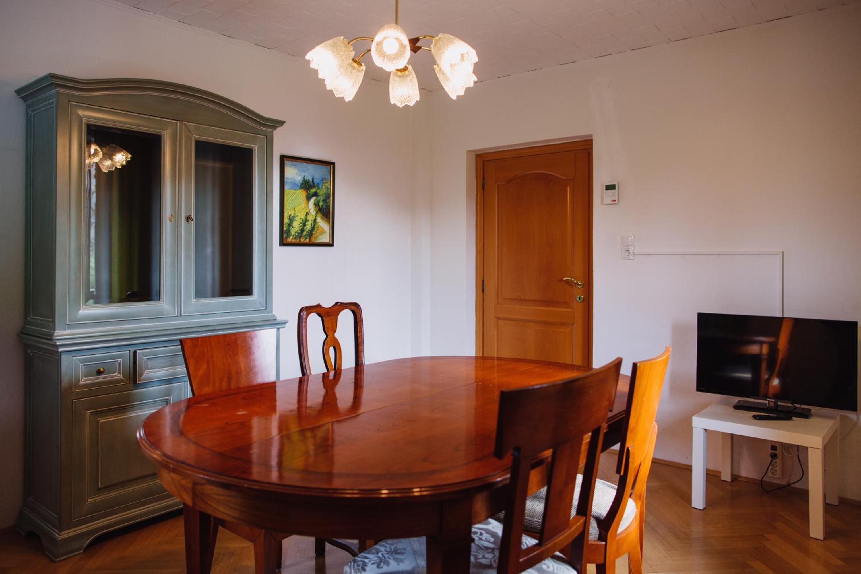 Traditional Apartment photo 2