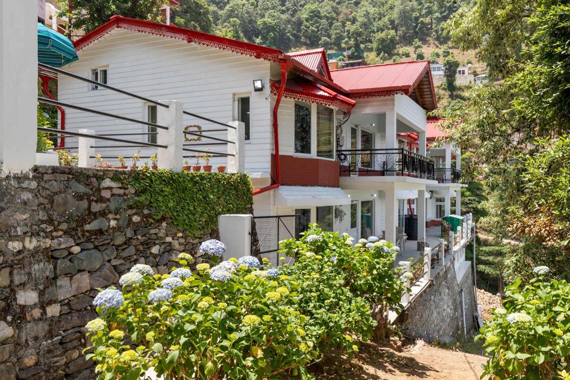 Villa photo 2