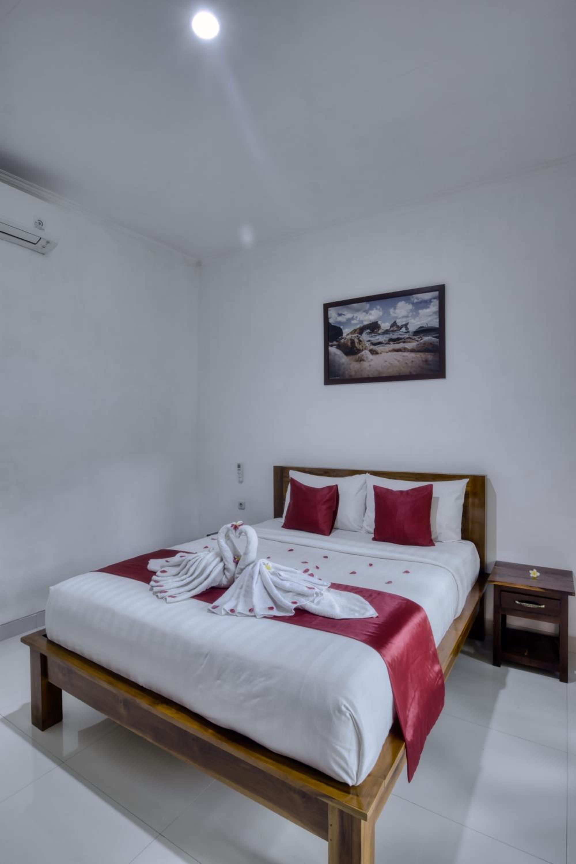 Double Room with Private Bathroom - Photo 16