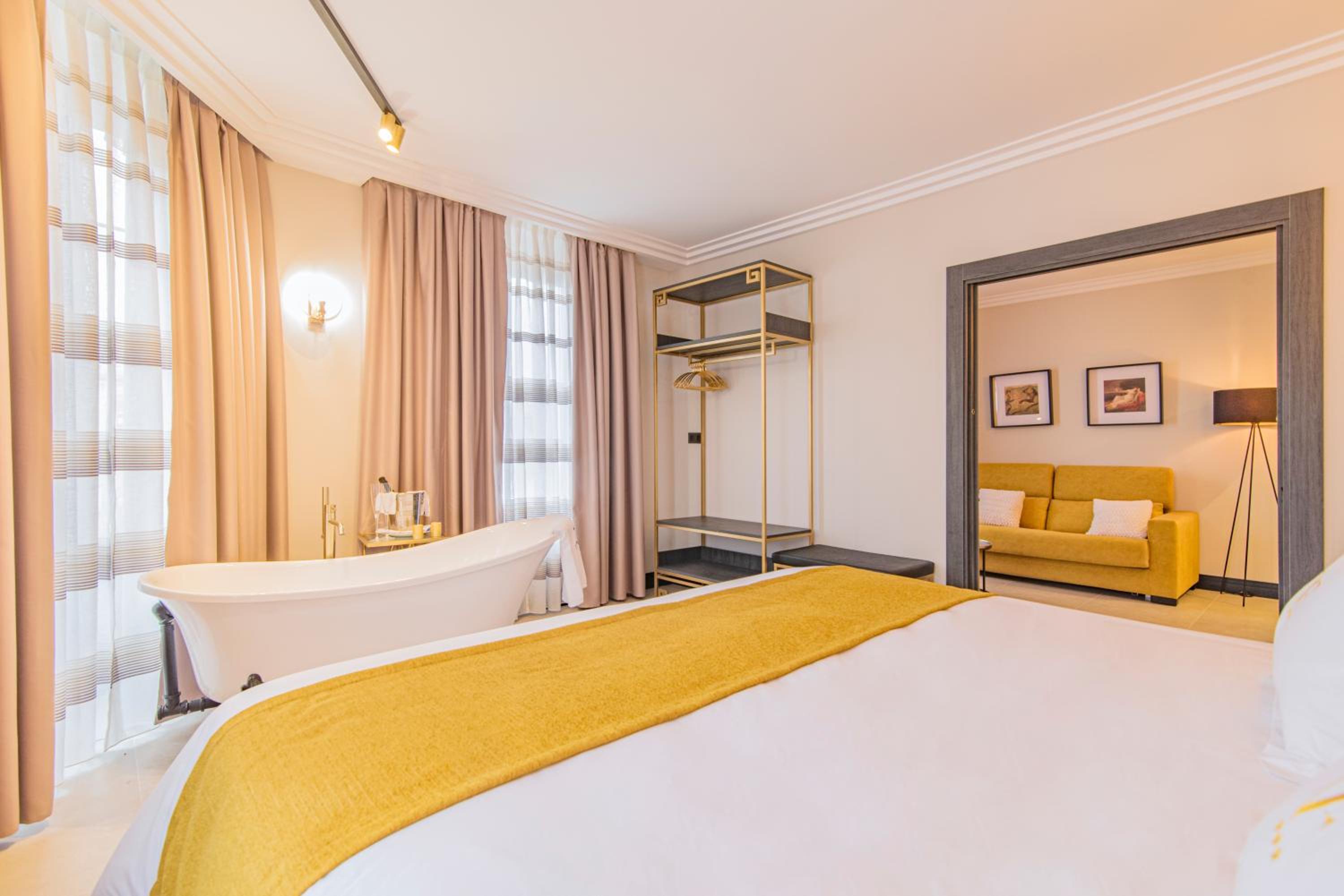 King Suite - Photo 5