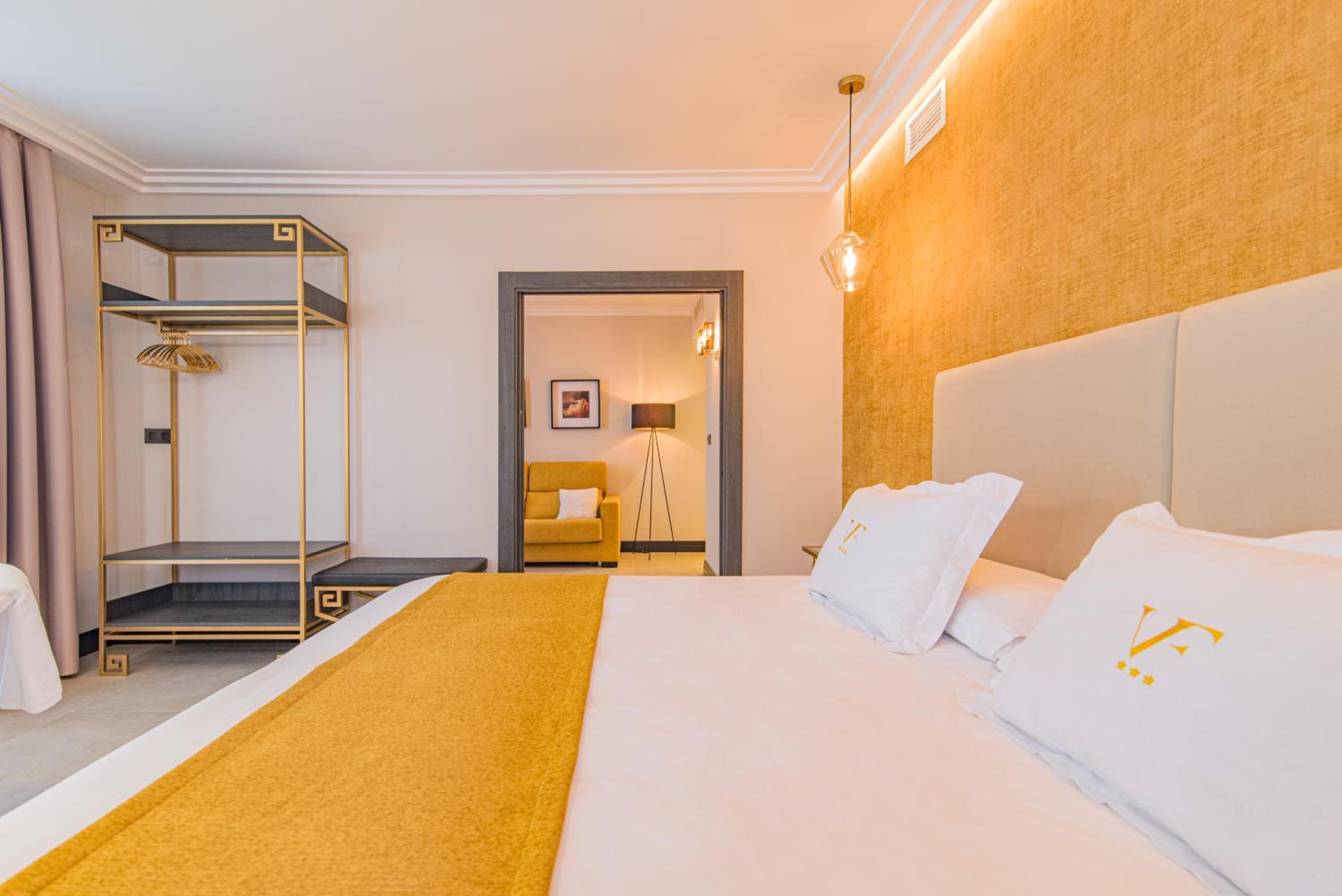 King Suite - Photo 14