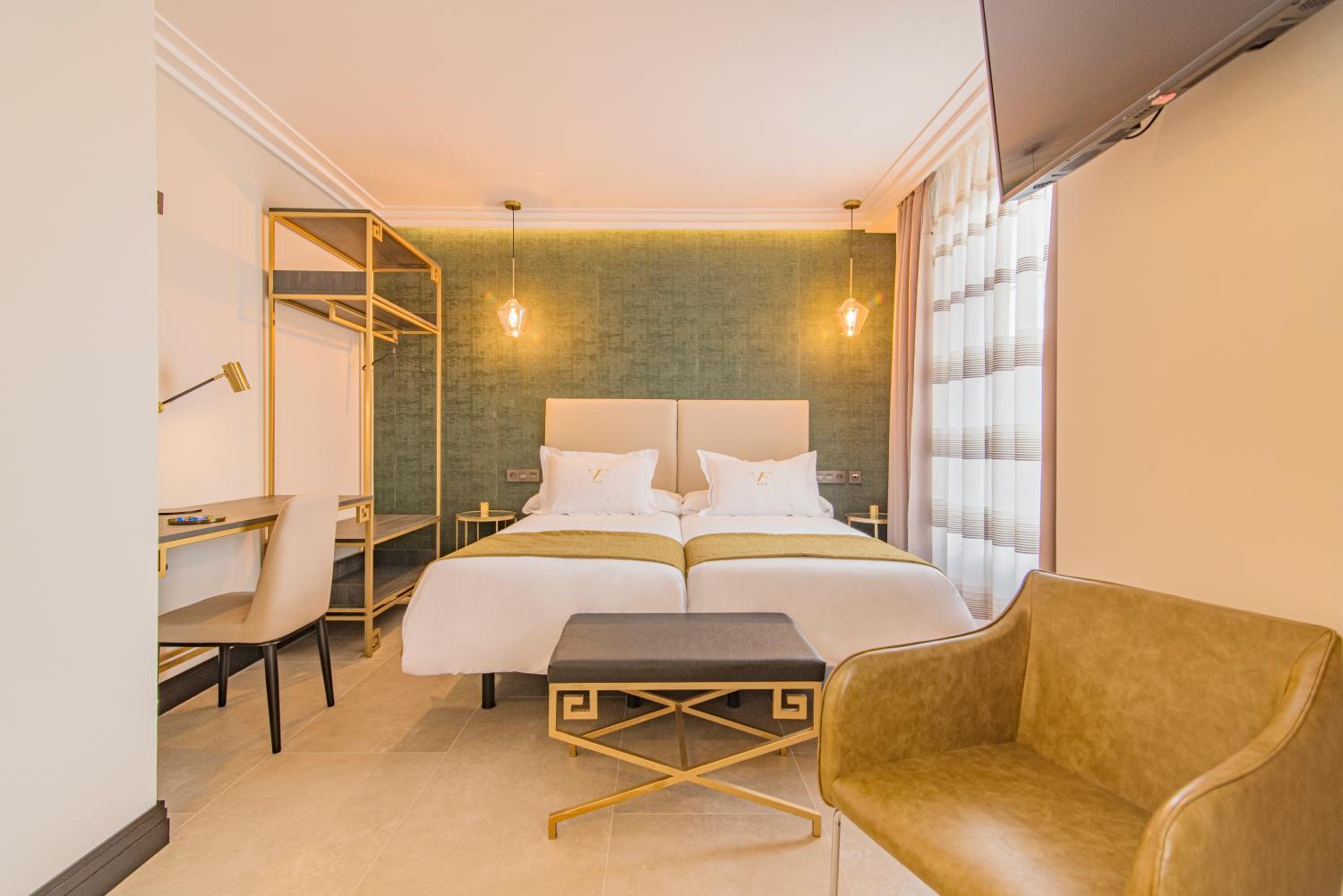 Junior Suite - Photo 11