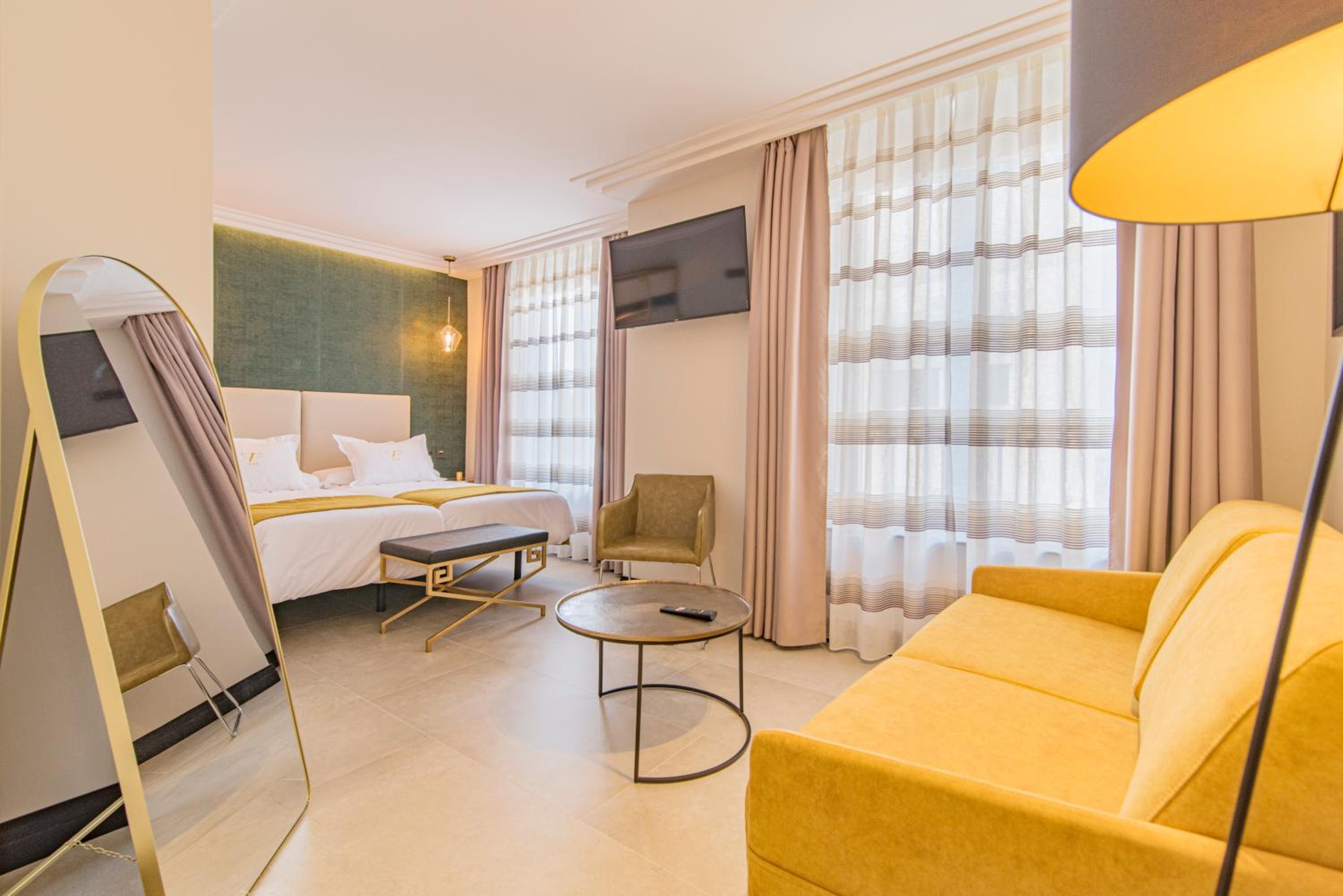 Junior Suite - Photo 13