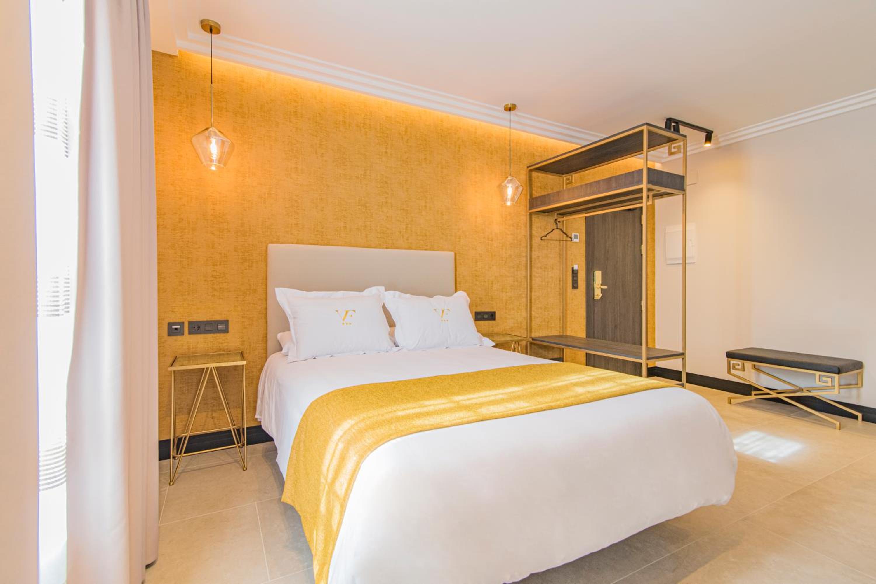 Double Room - Photo 5