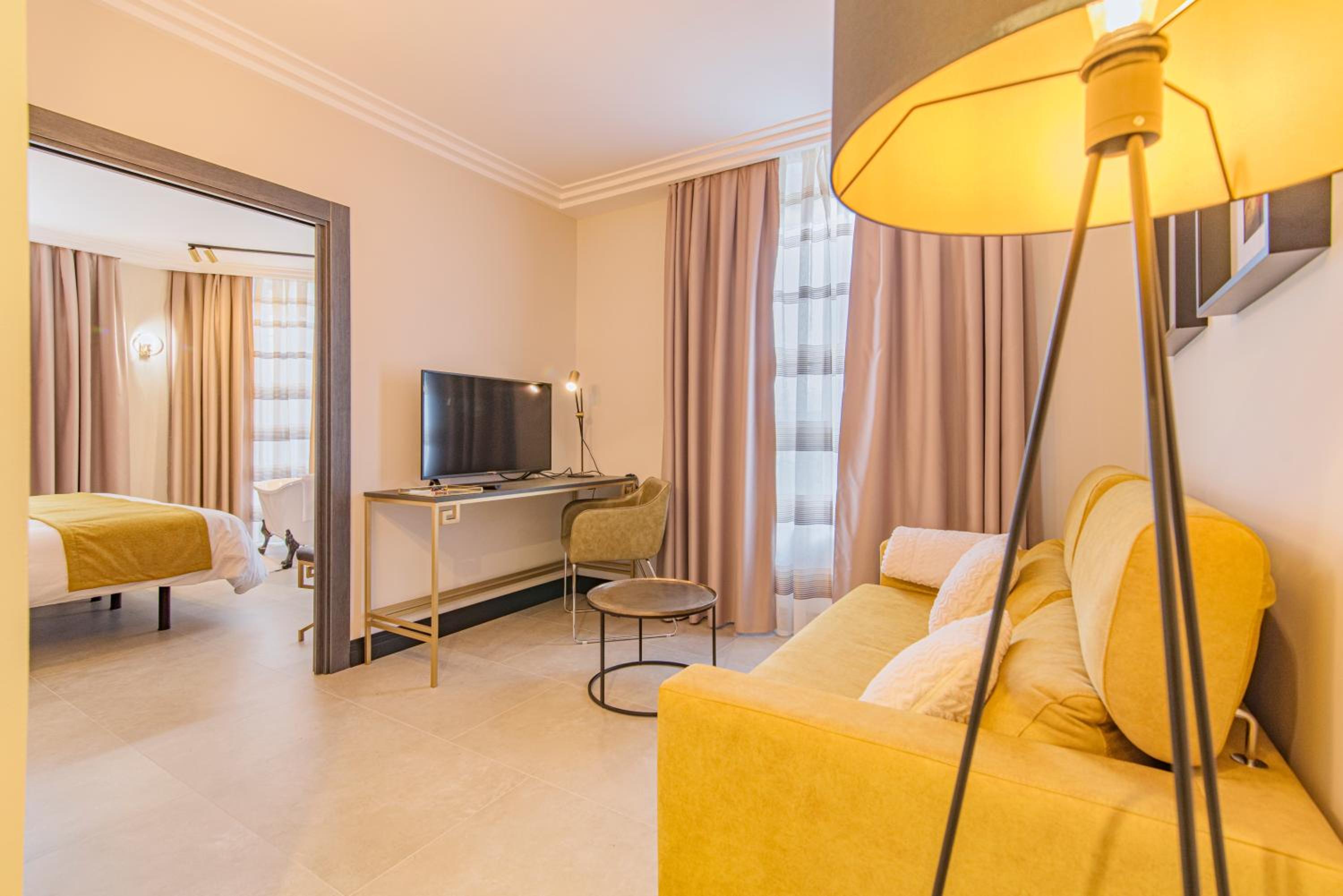 King Suite - Photo 12