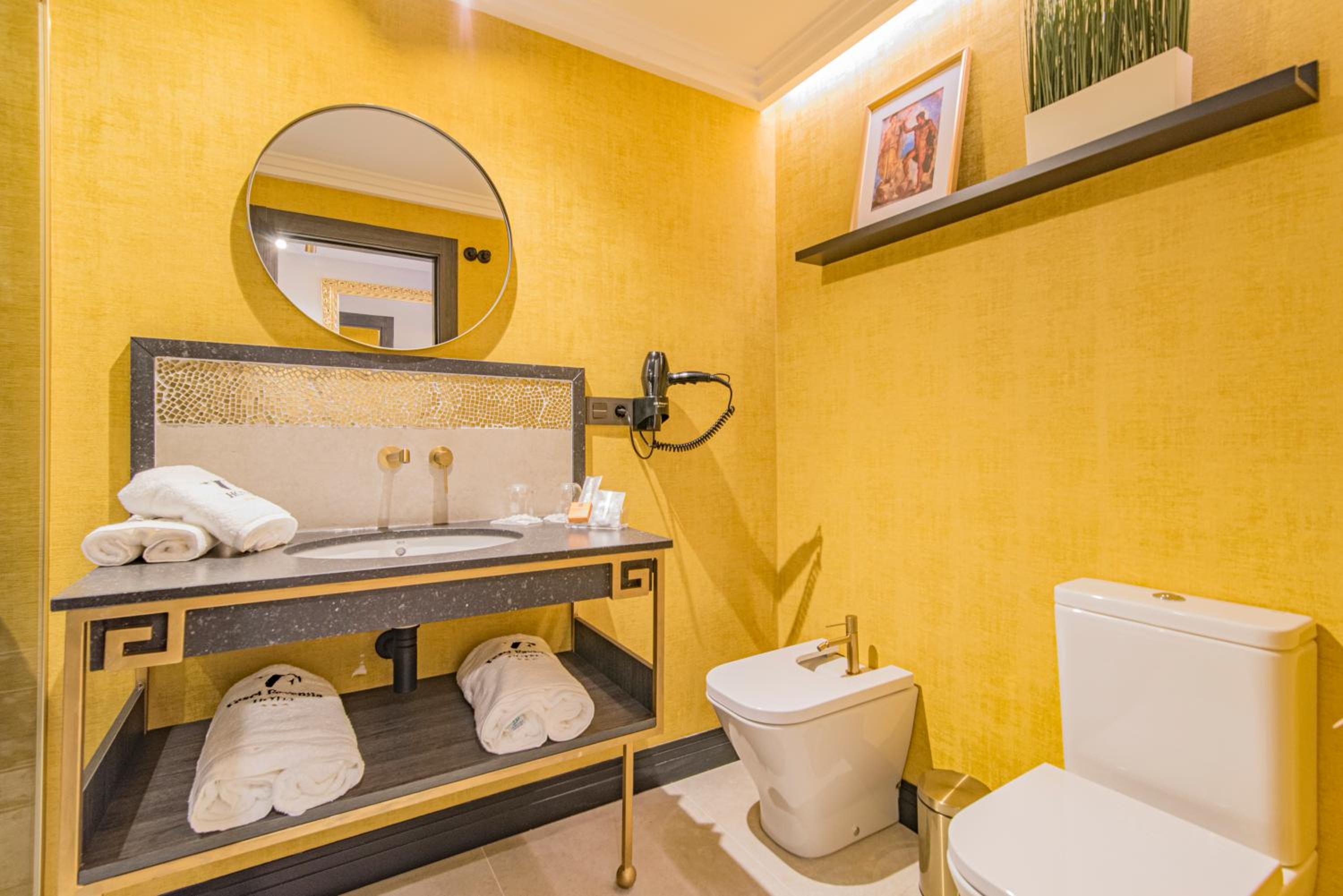 King Suite - Photo 17