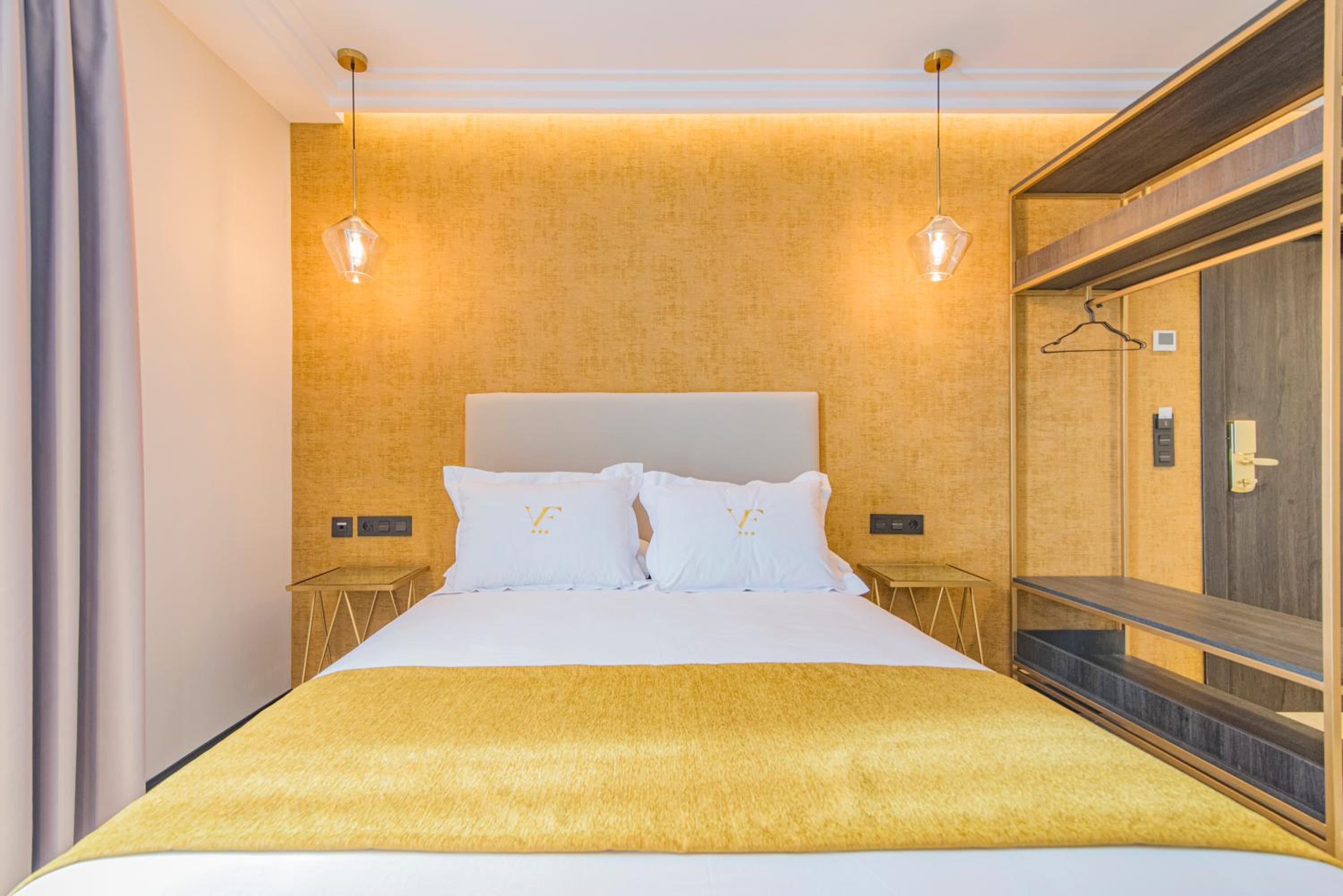 Double Room - Photo 4