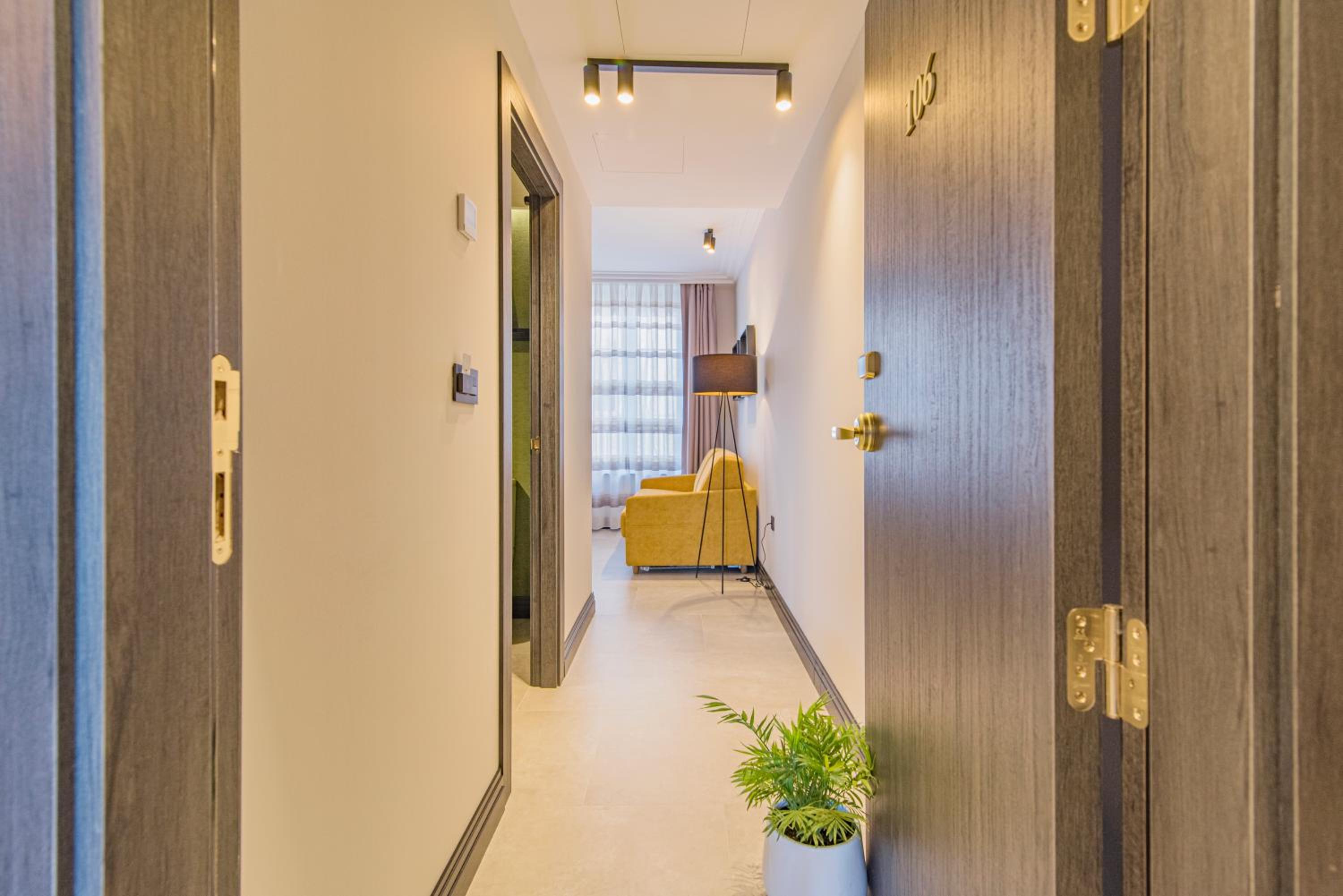Junior Suite - Photo 12