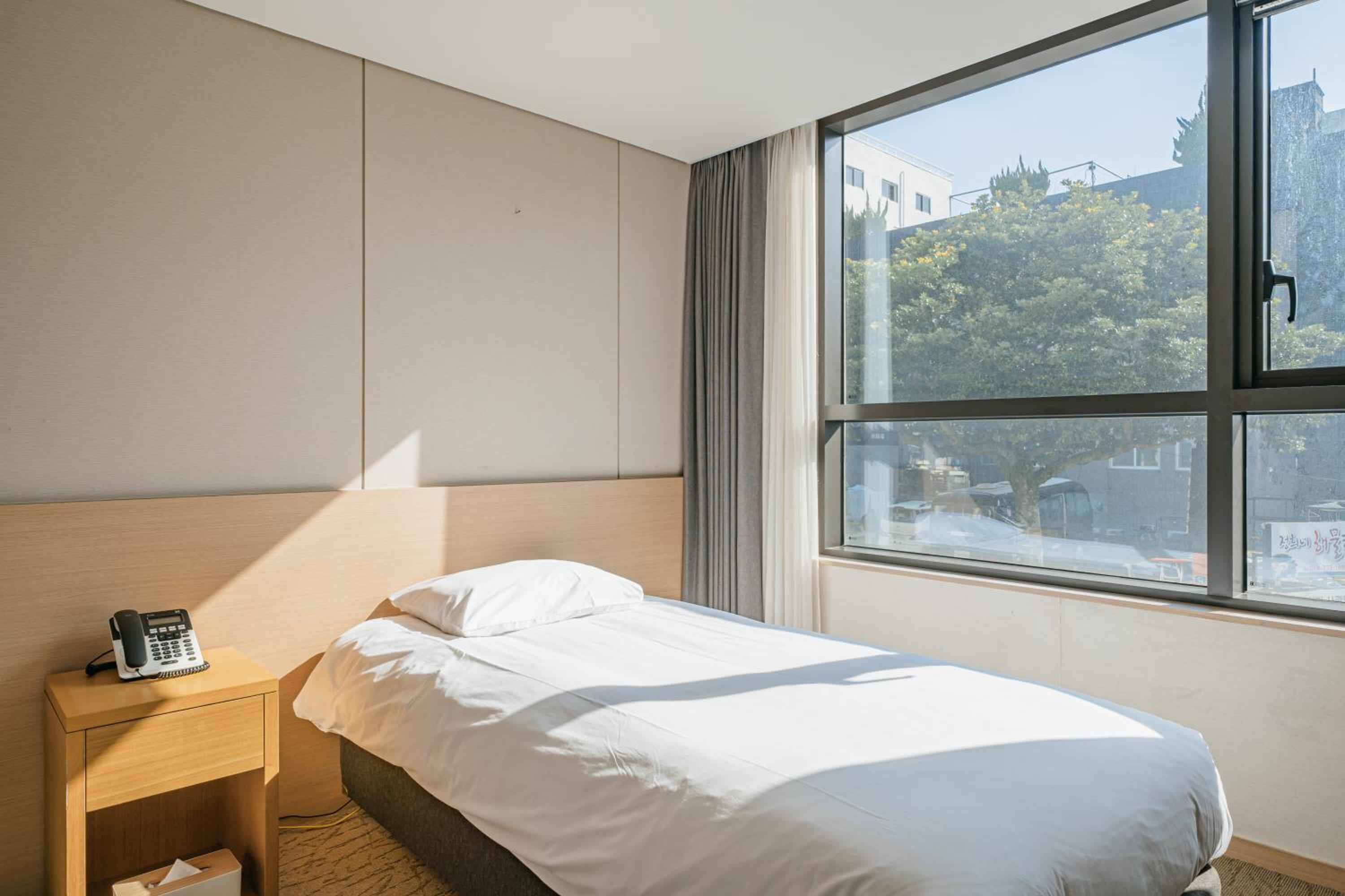 Superior Twin Room - Photo 1