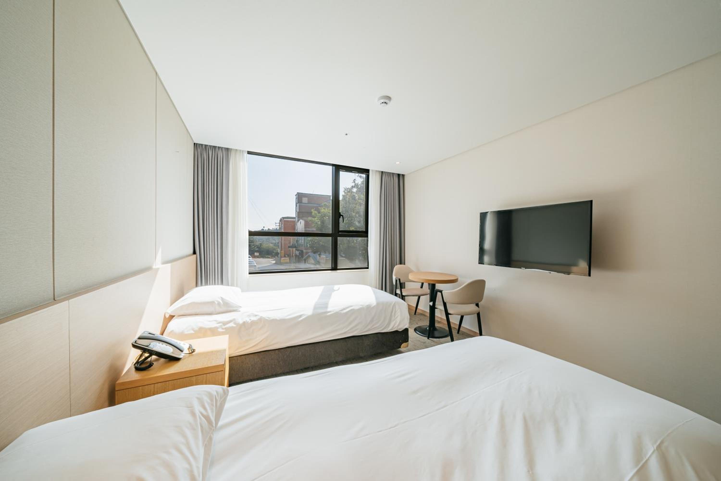 Superior Twin Room - Photo 13