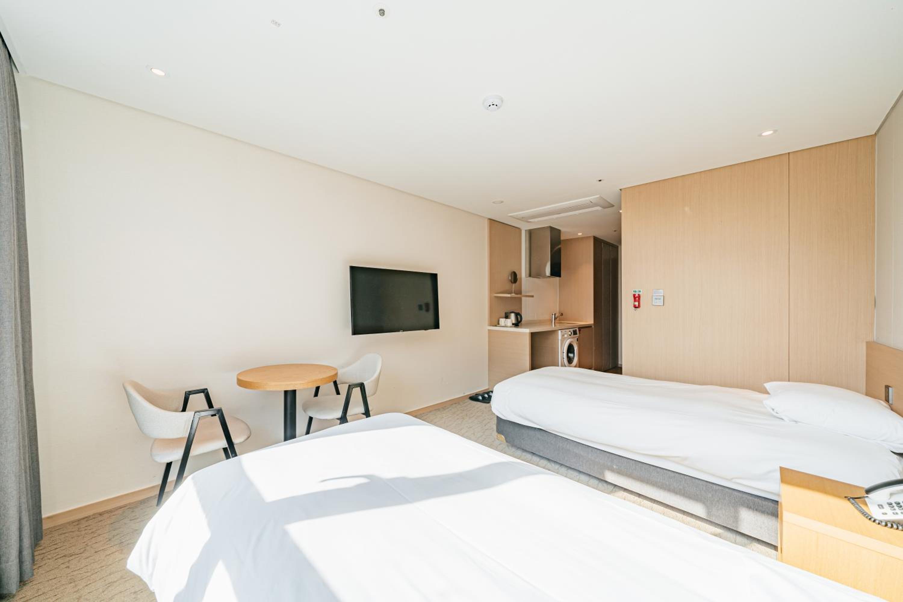 Superior Twin Room - Photo 12