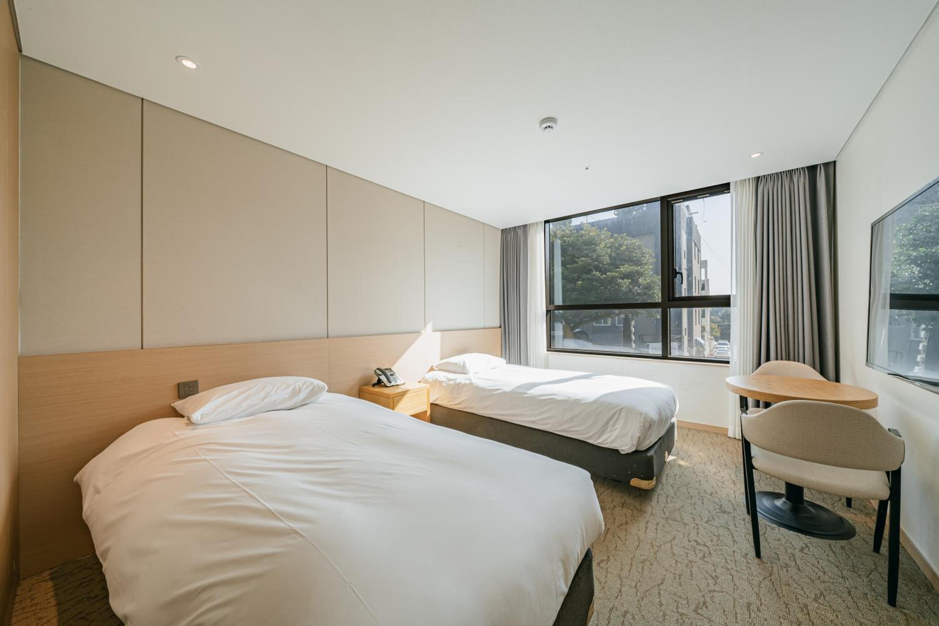 Superior Twin Room - Photo 10