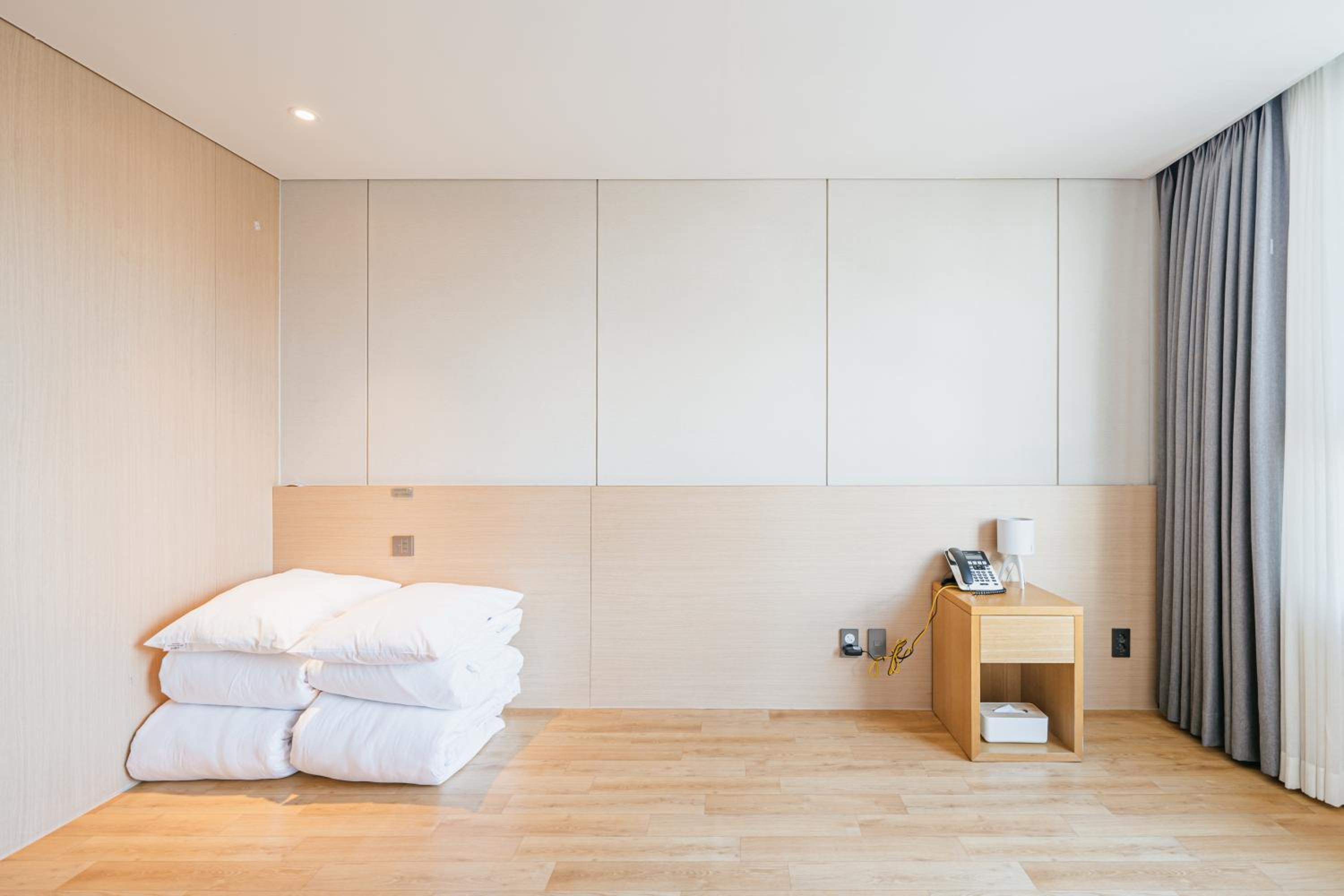 Korean-Style Ondol Room - Photo 1