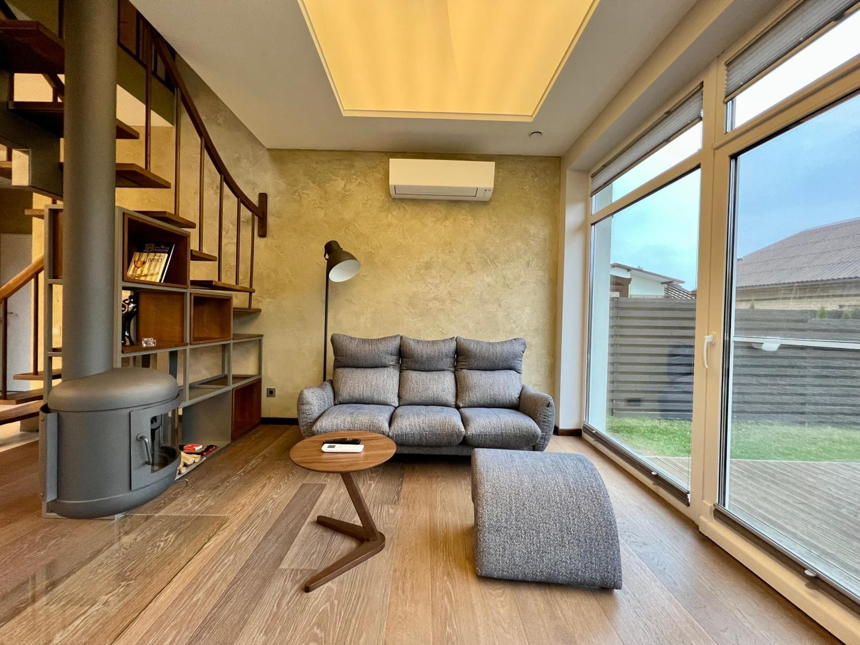 Three-Bedroom Apartment photo 1