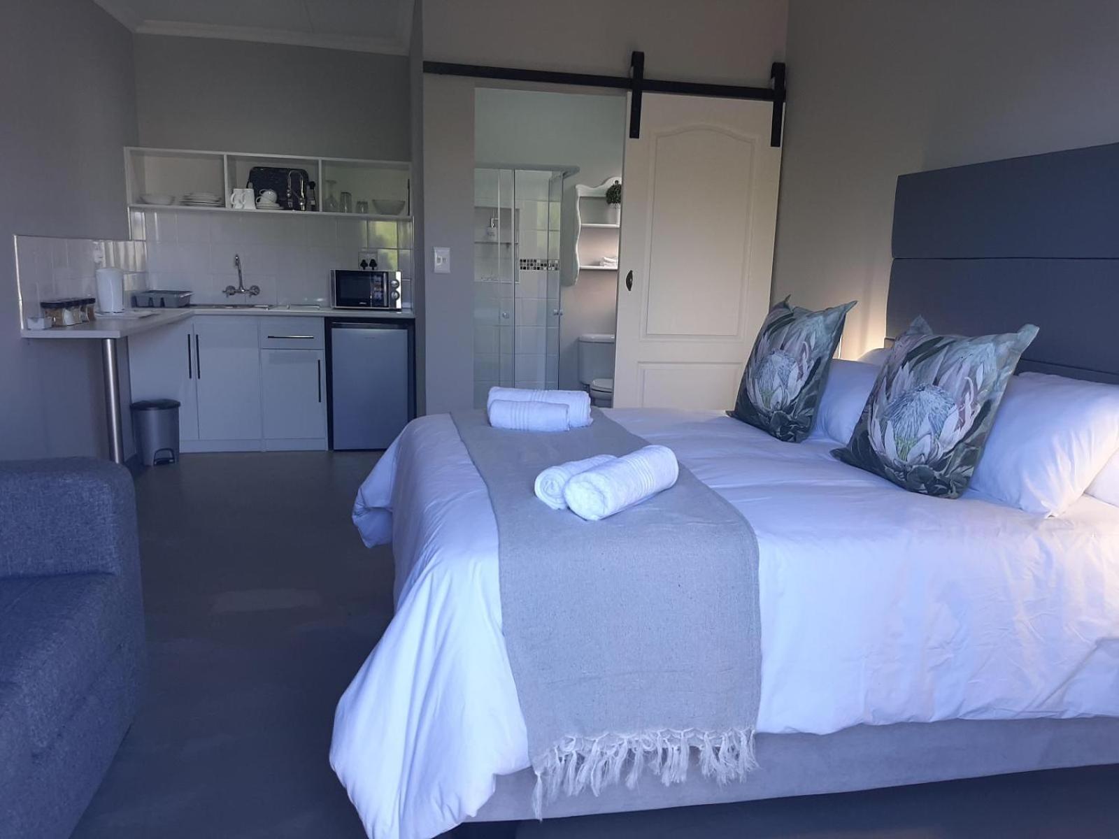 Economy Queen Room