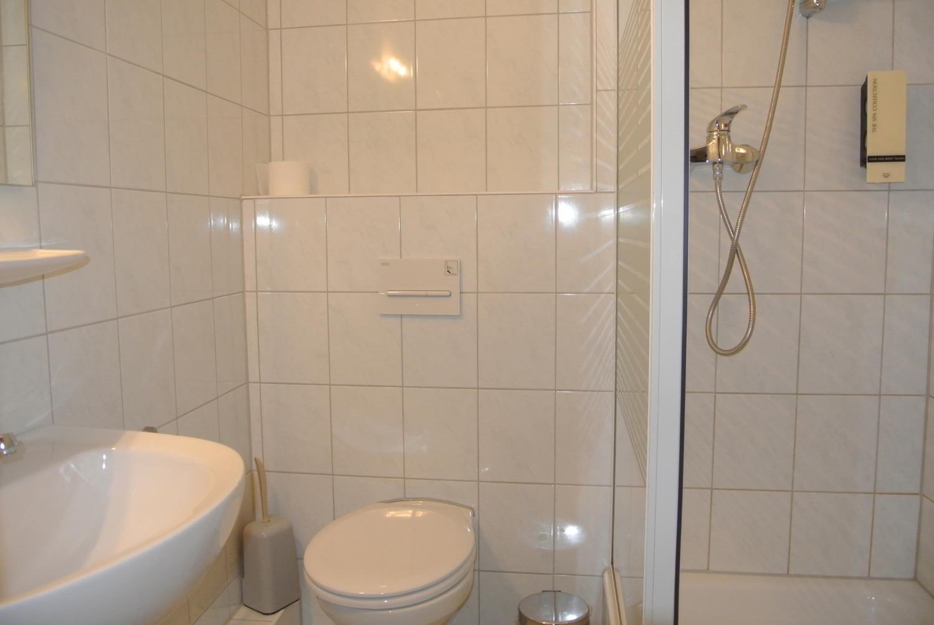 Double Room - Photo 6