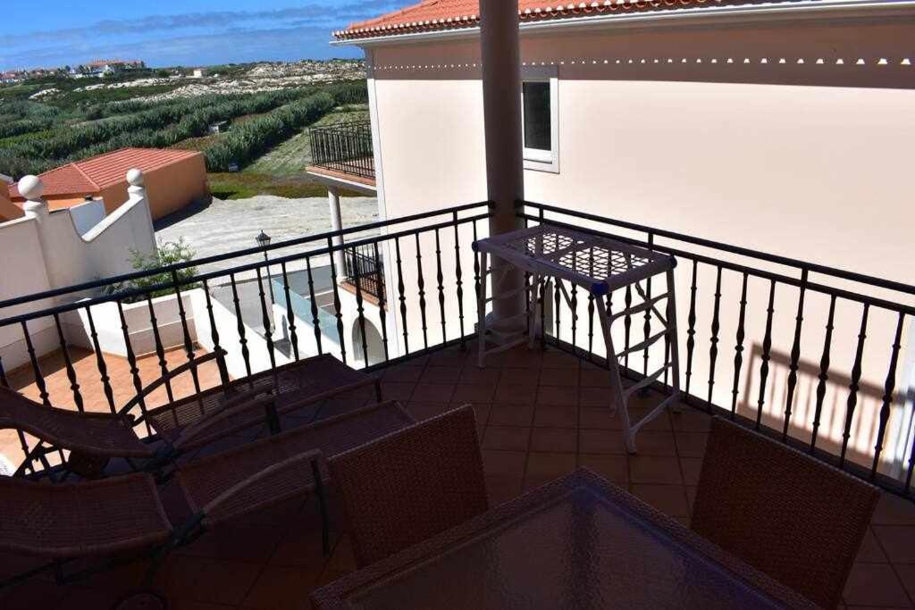 Apartment with Pool View  photo 2