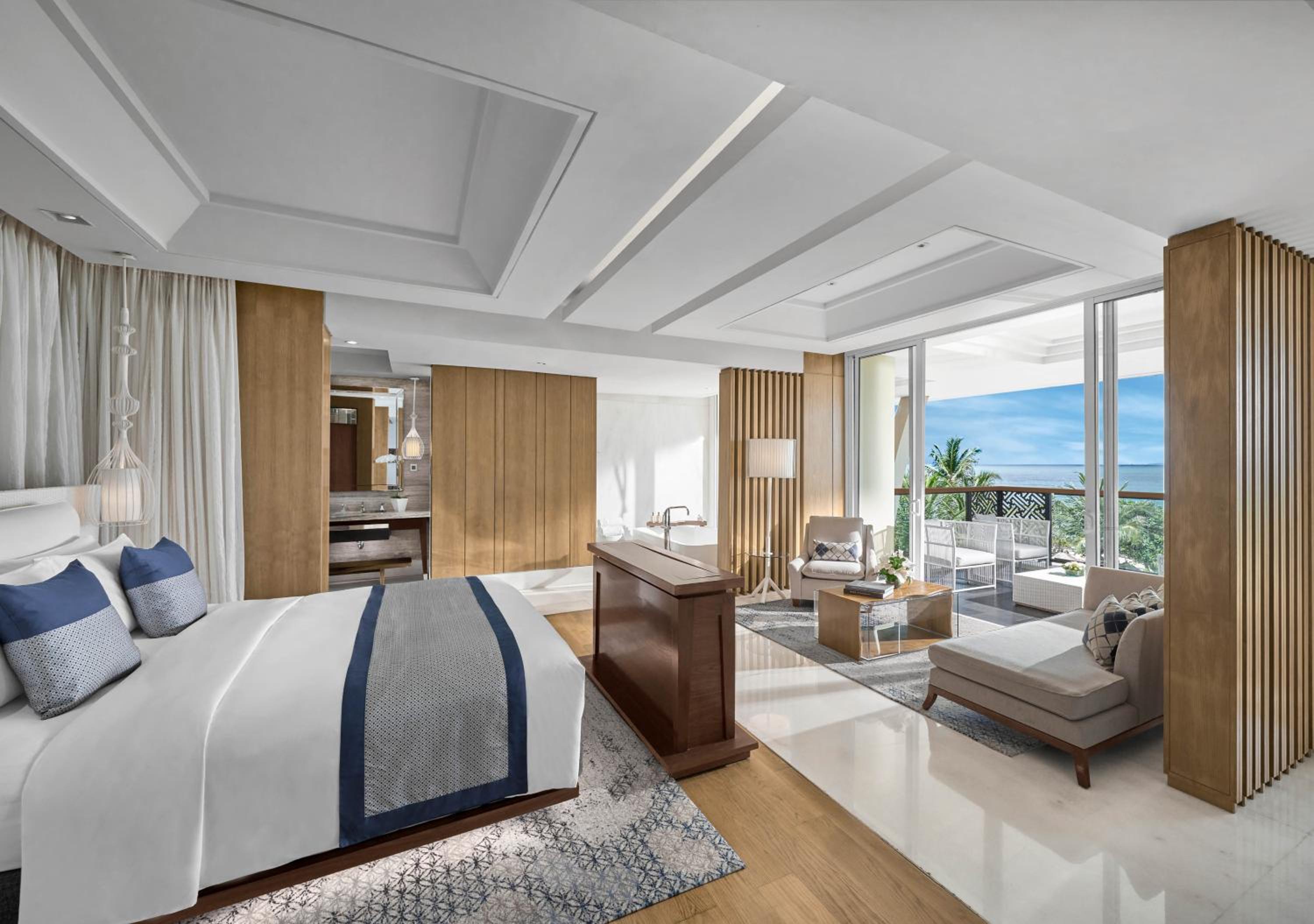 Honeymoon Suite with King Bed and Ocean View - Photo 5