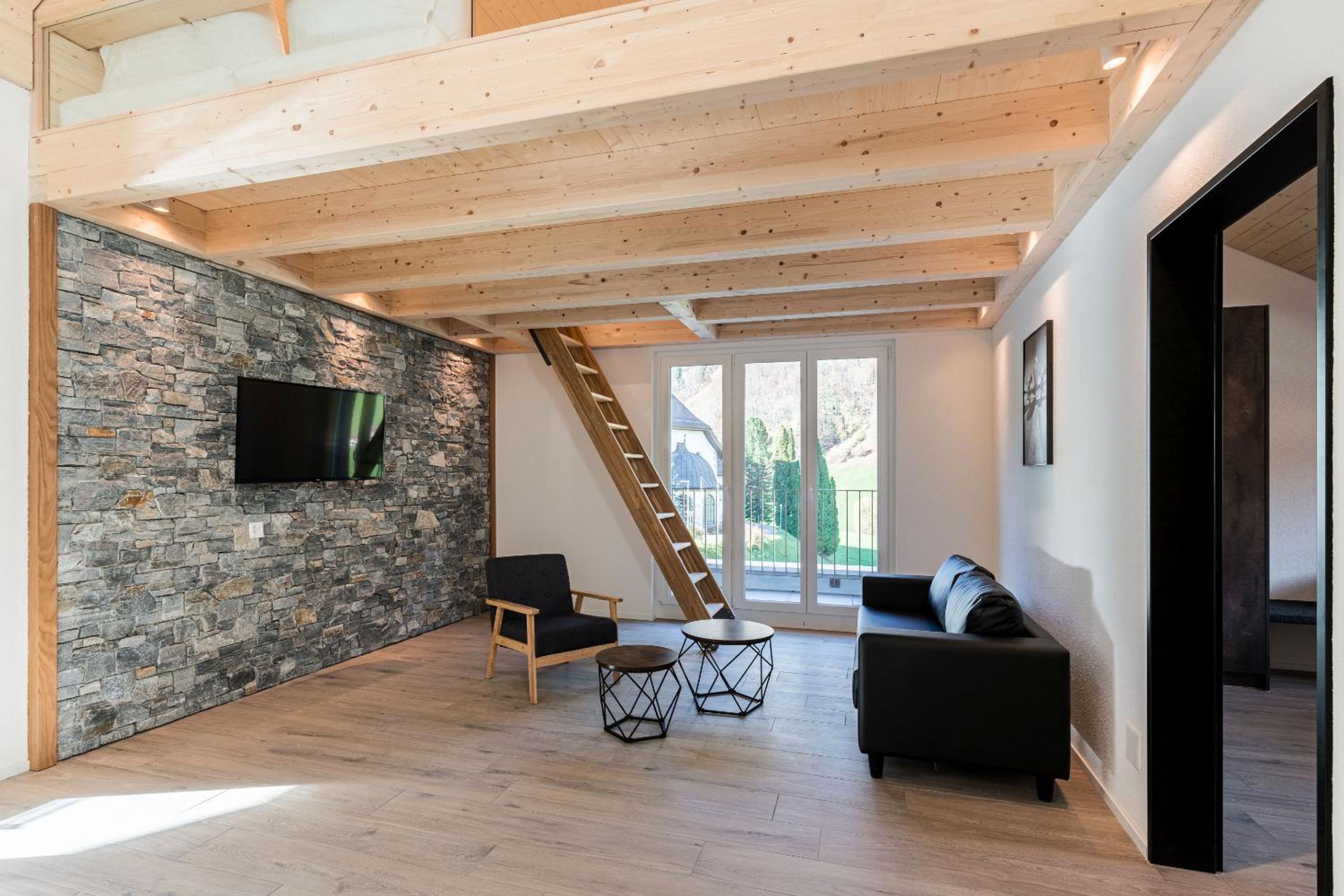 Suite - Photo 3