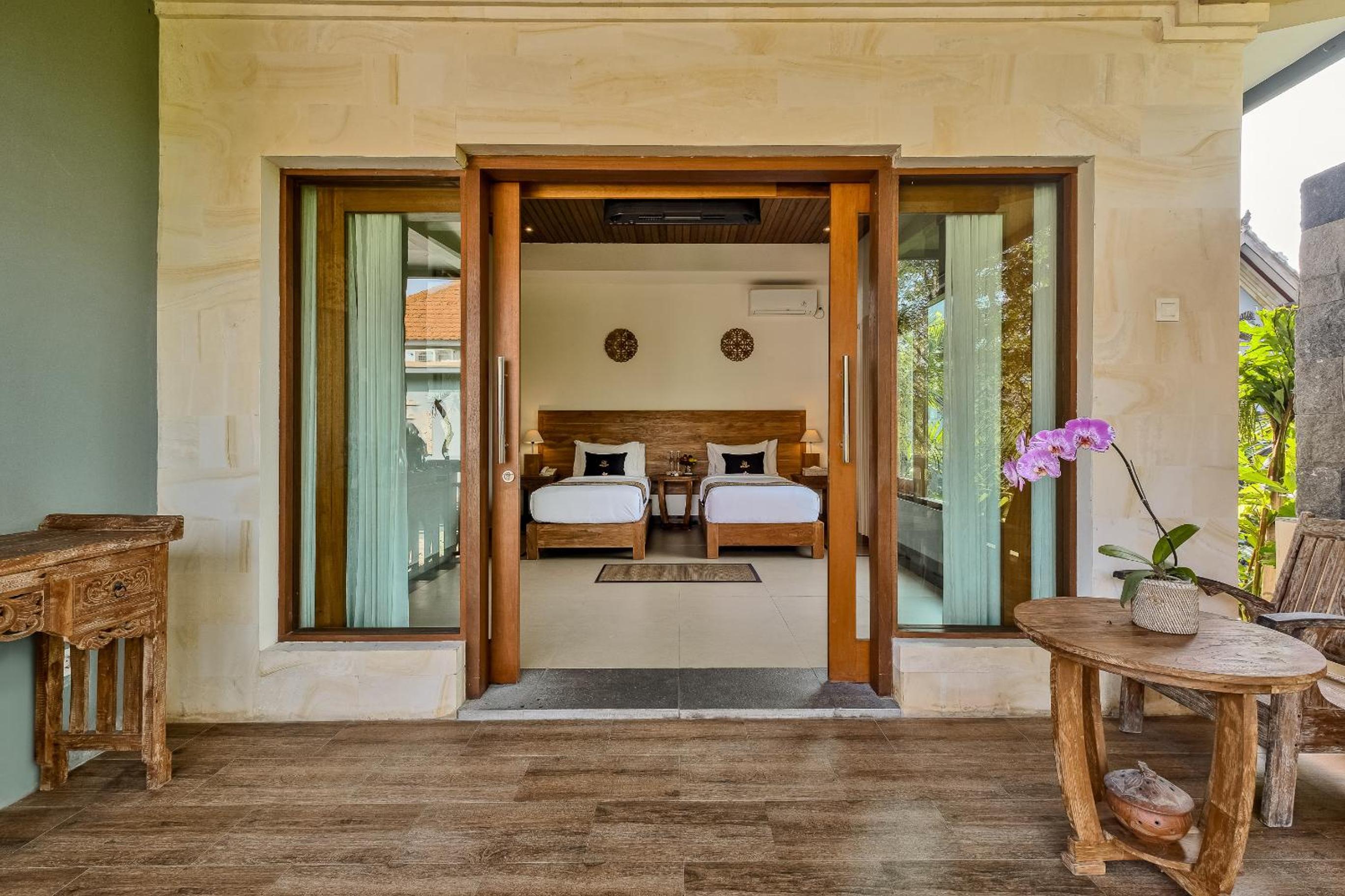 Deluxe Suite Pool View with Bathtub  - Photo 19