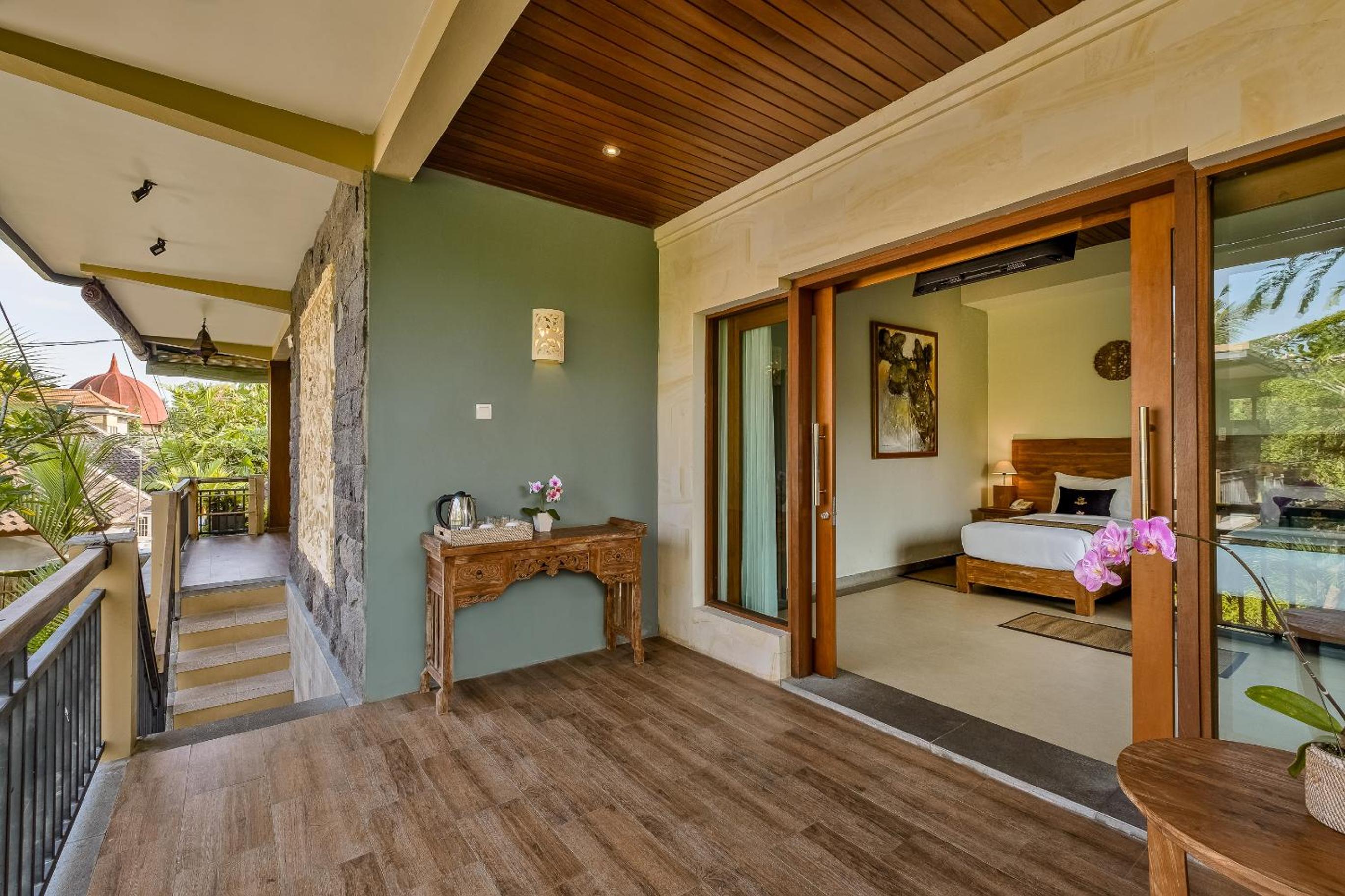 Deluxe Suite Pool View with Bathtub  - Photo 18