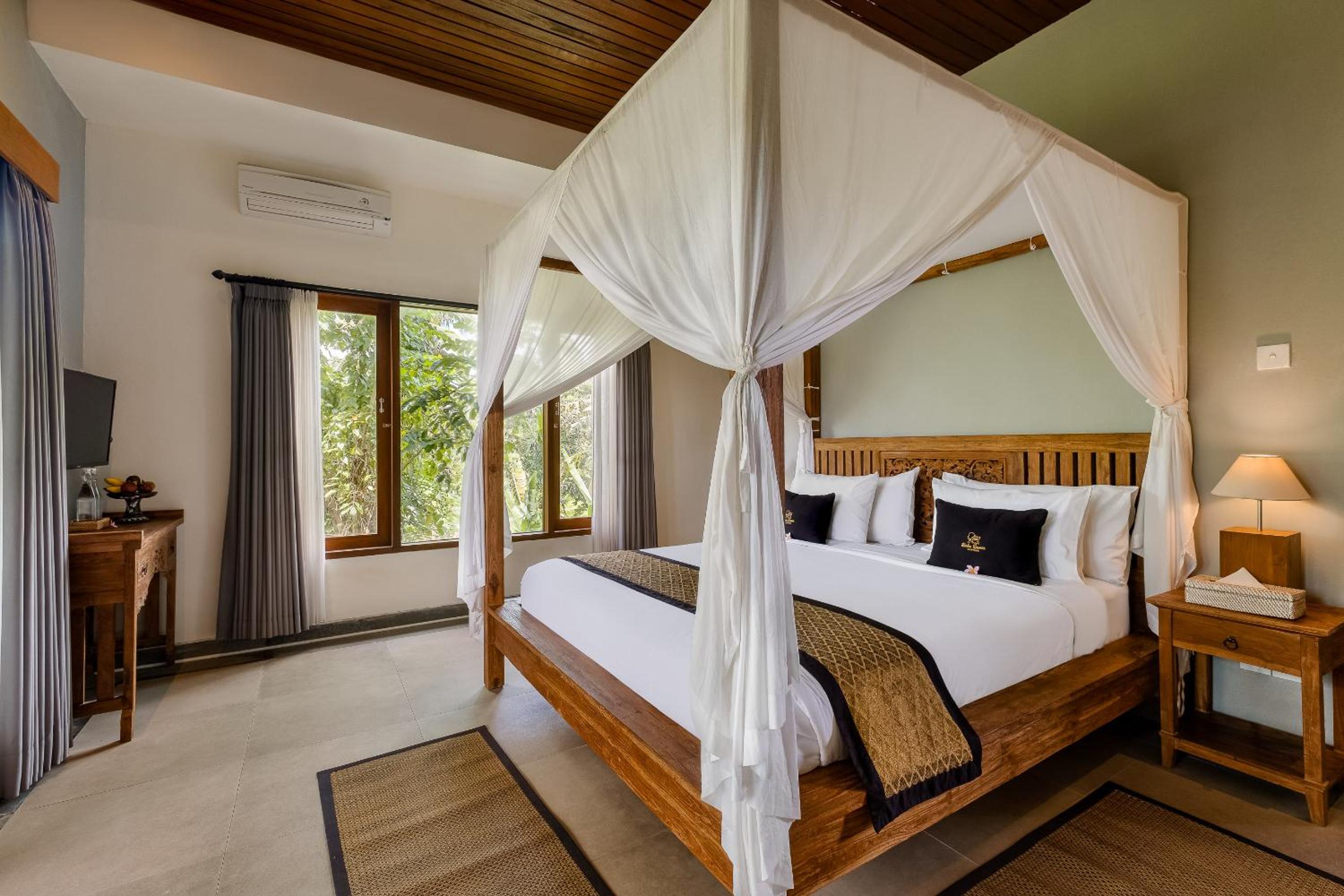 Deluxe Suite Pool View with Bathtub  - Photo 1