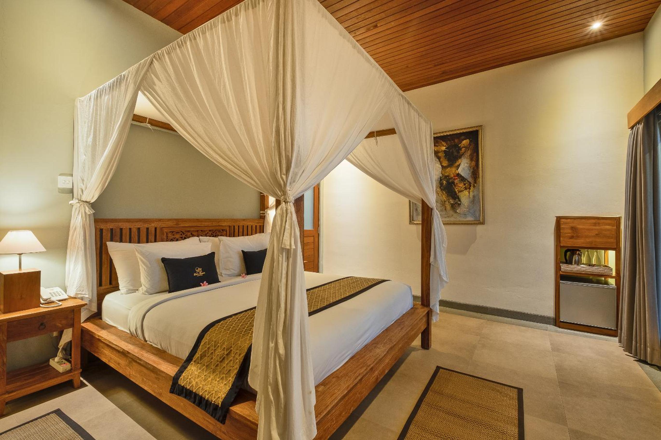 Deluxe Suite Pool View with Bathtub  - Photo 10