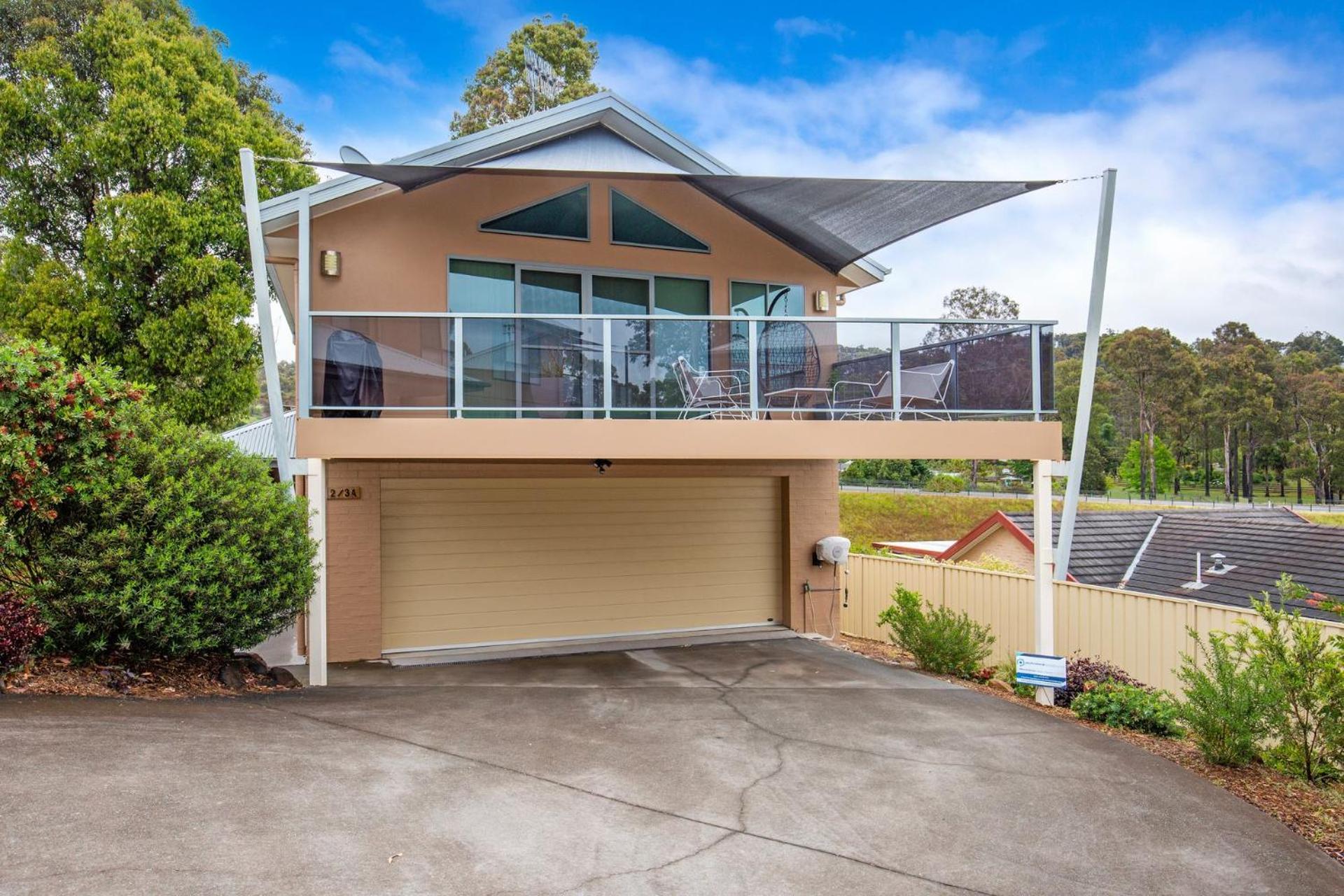 Three-Bedroom House photo 3