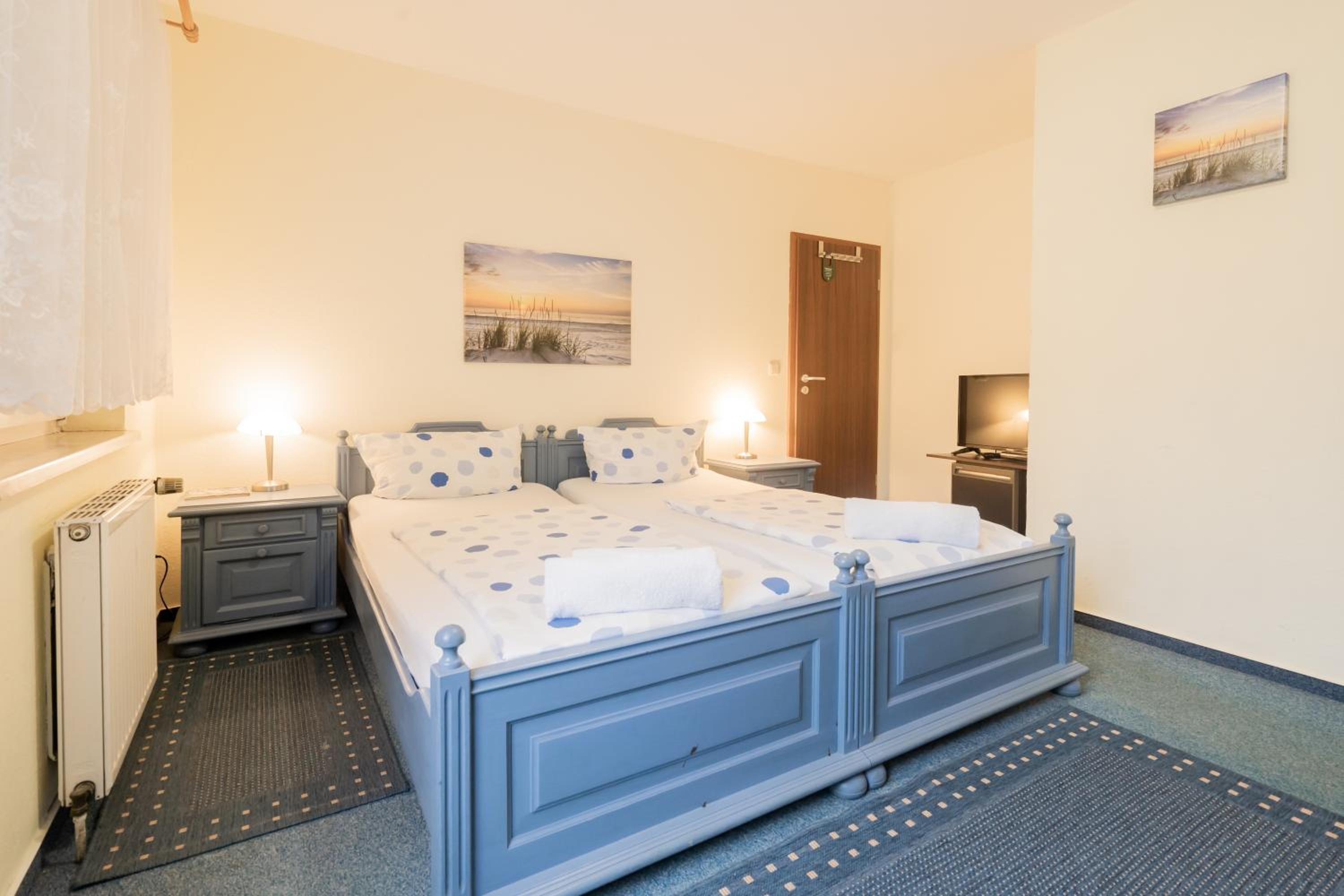 Twin Room With Shower